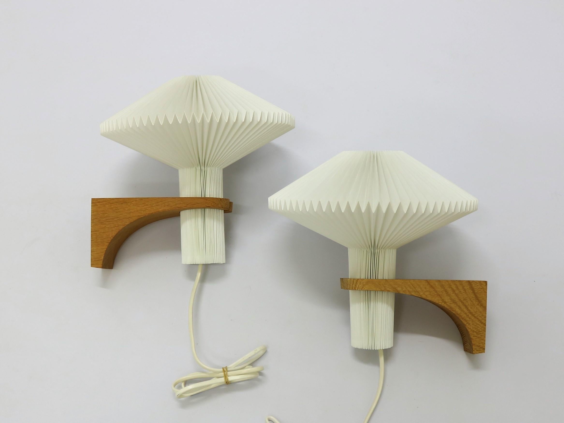 Mid-Century Modern Le Klint Pair of Oak Wall Lamps by Vihelm Wohlert, Model 204, 1950s