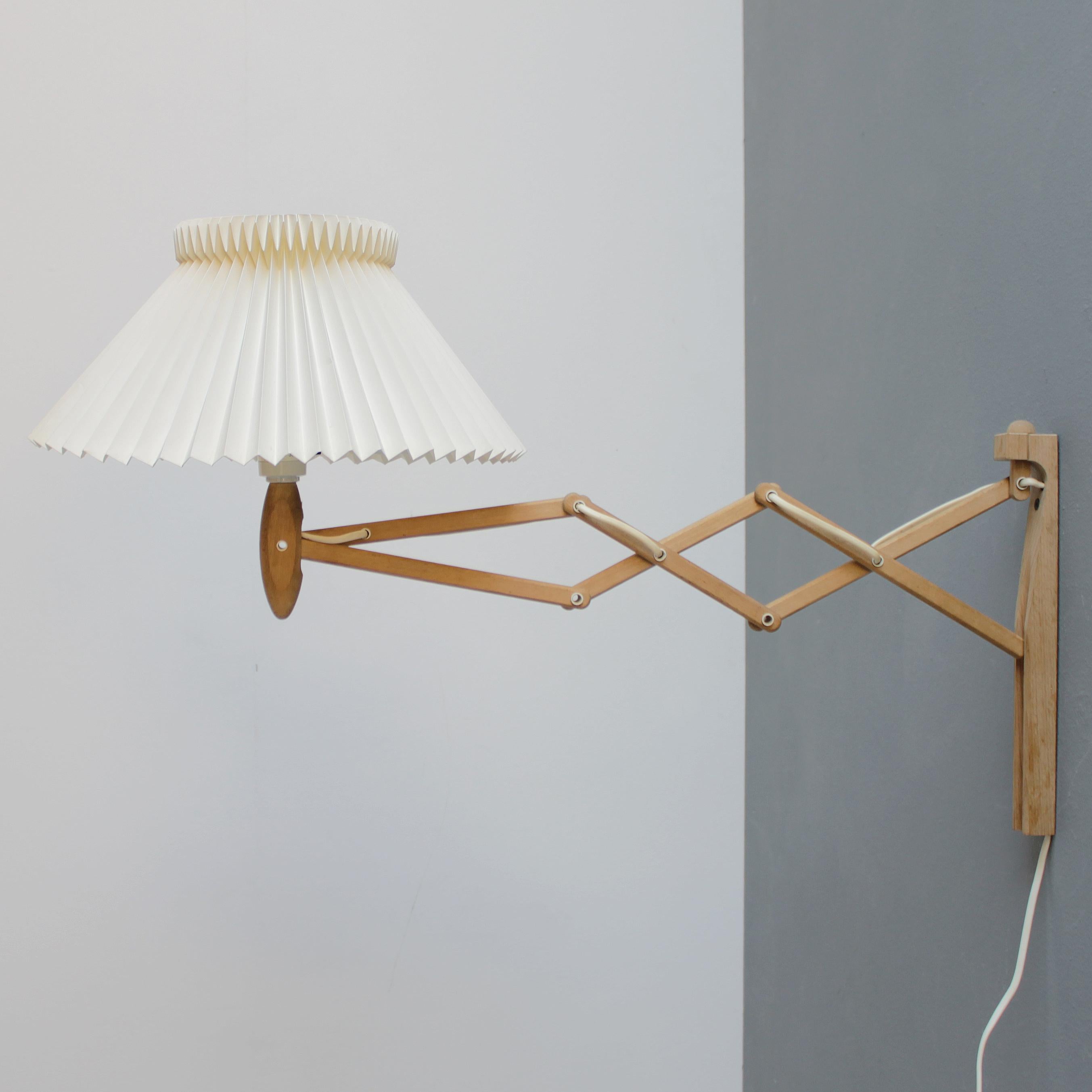 Le Klint 'Scissor' Wall Lamp by Erik Hansen In Good Condition In JM Haarlem, NL