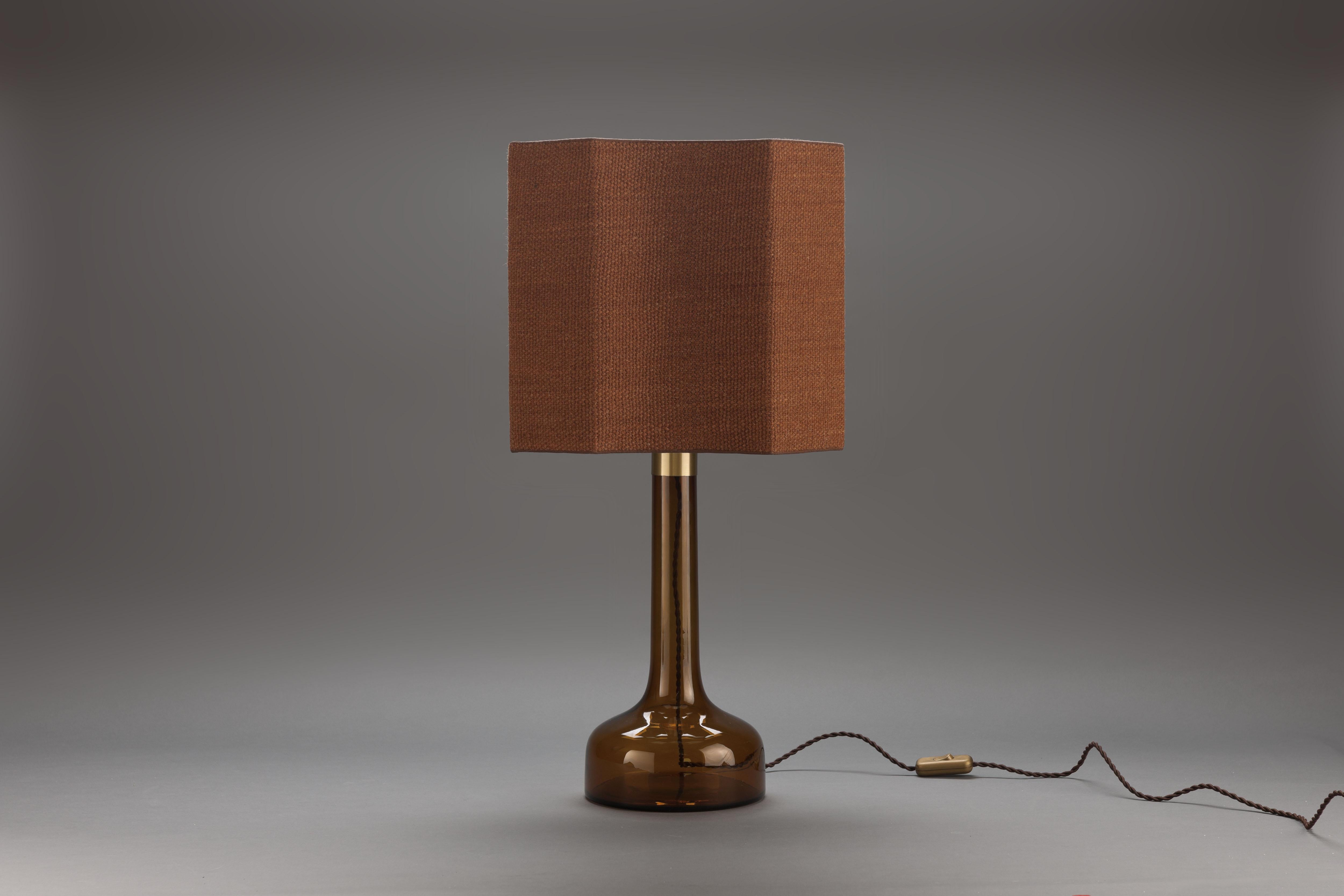 Le Klint Tobacco Brown Mouth-Blown Glass Table Lamp by Holmegaard In Good Condition In Utrecht, NL