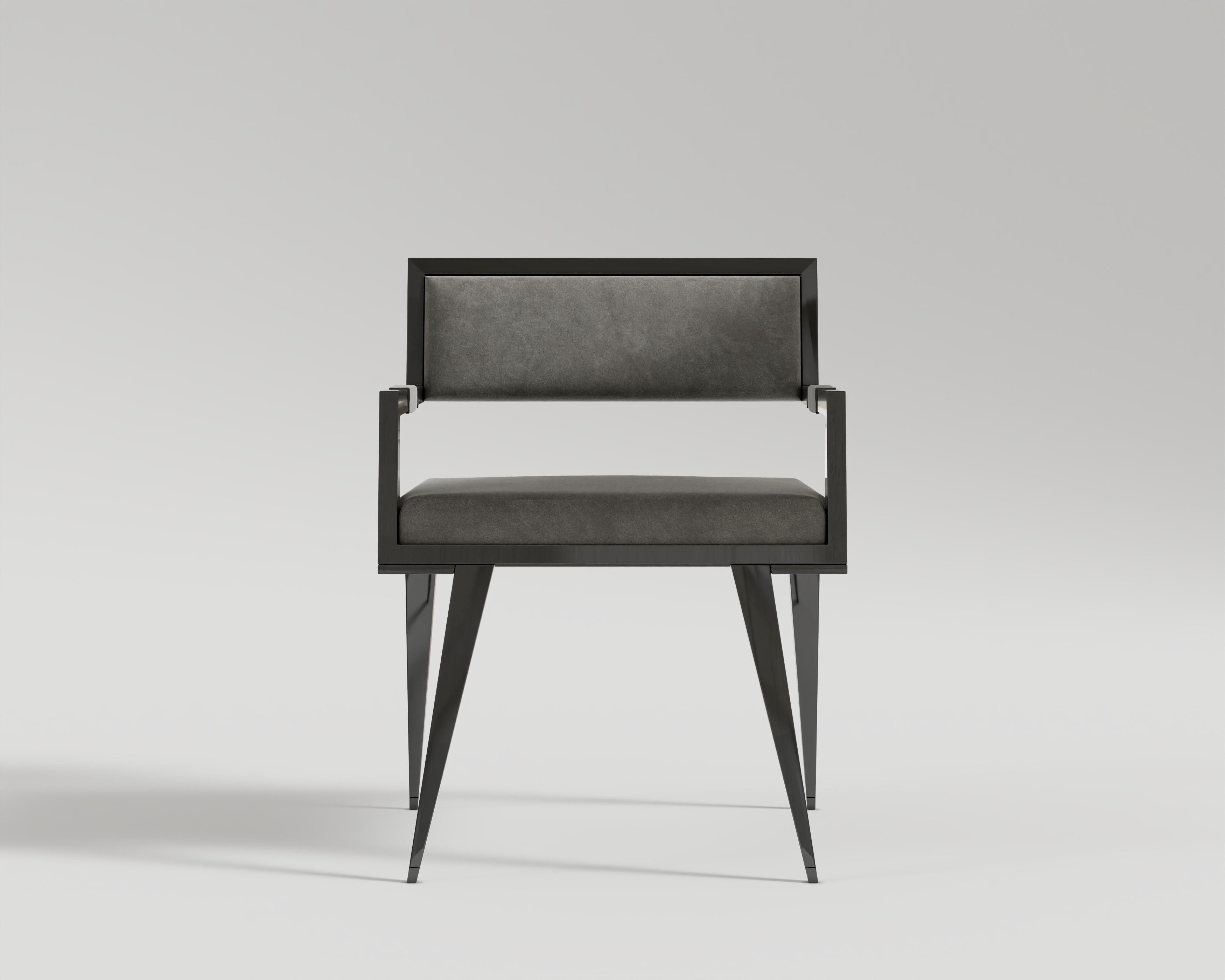 Le Loup Chair
Introducing the Le Loup Dining Chair: timeless design with contemporary comfort. It is available in two striking finishes: the all-black lacquer metal frame for those who like it simple yet very elegant, and the one with added patine