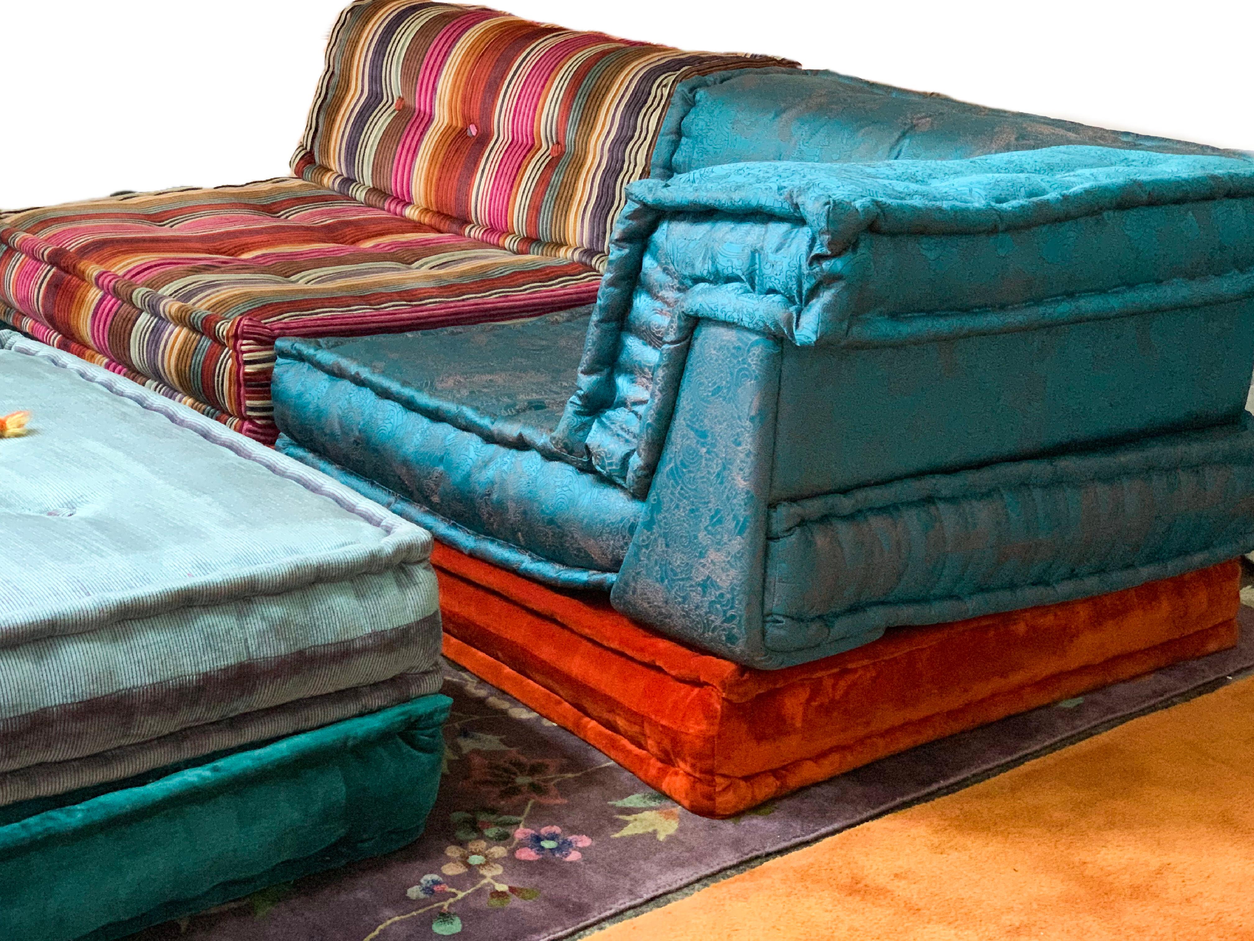 Le Mah Jong Modular Sofa Hans Hopfer Roche Bobois Jean Paul Gaultier Silk Velvet In Good Condition In Brooklyn, NY