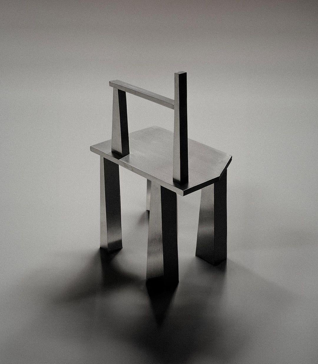 Le Mautu di Naibu
Materiali: Acciaio inossidabile.
Dimensioni: P 57 x L 40 x H 91 cm.

Naibu
Siamo uno studio multidisciplinare fondato da Mara Calderón de la Barca e Brenda Ochoa, con sede a Città del Messico, dedicato allo sviluppo di progetti