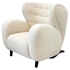 Fauteuil Le Minotaure, Pierre Augustin Rose en mohair Teddy de Pierre Frey