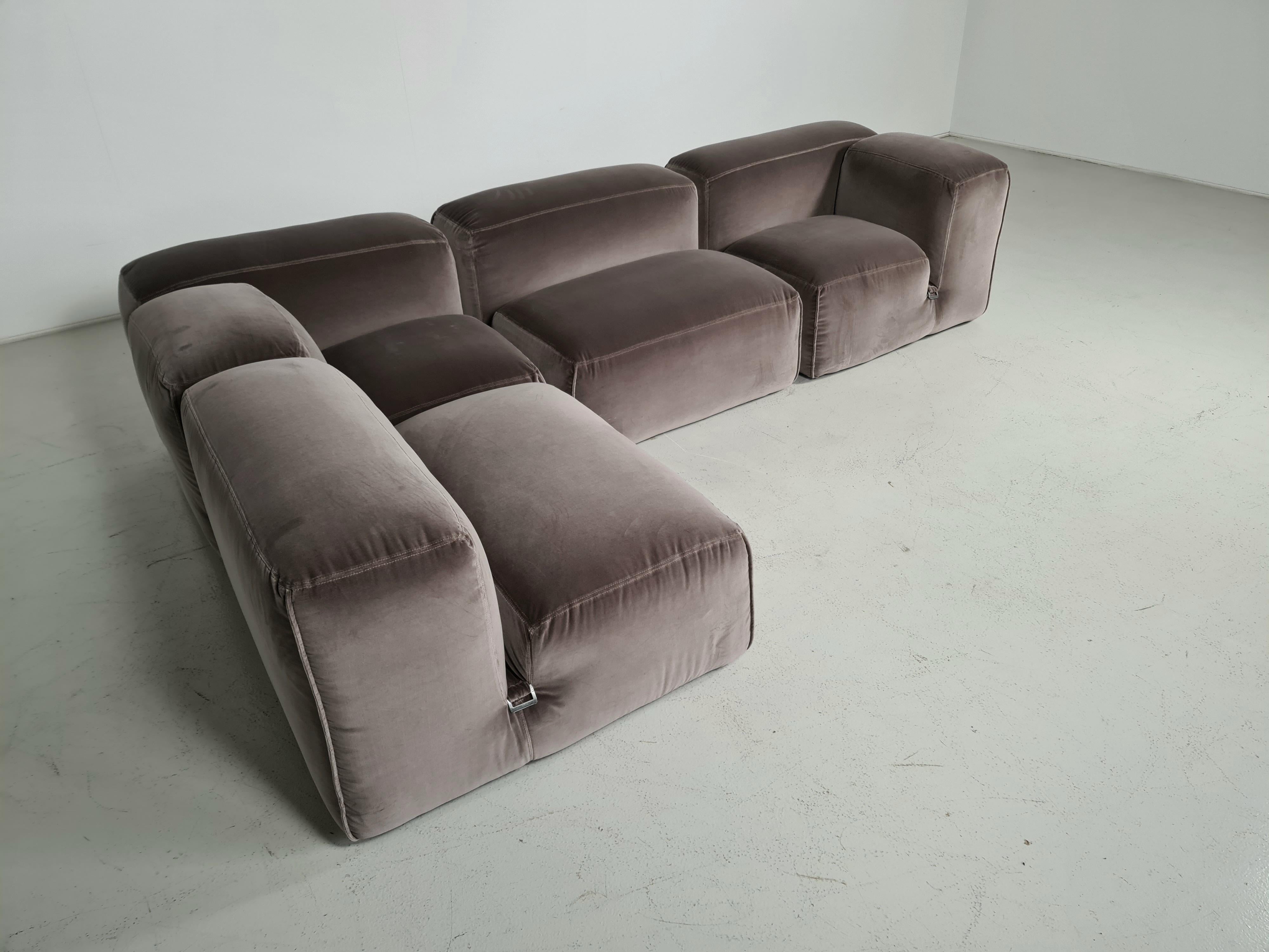 Mid-Century Modern Le Mura 4-Seater Sofa in beige/grey velvet by Mario Bellini for Cassina, 1970s For Sale