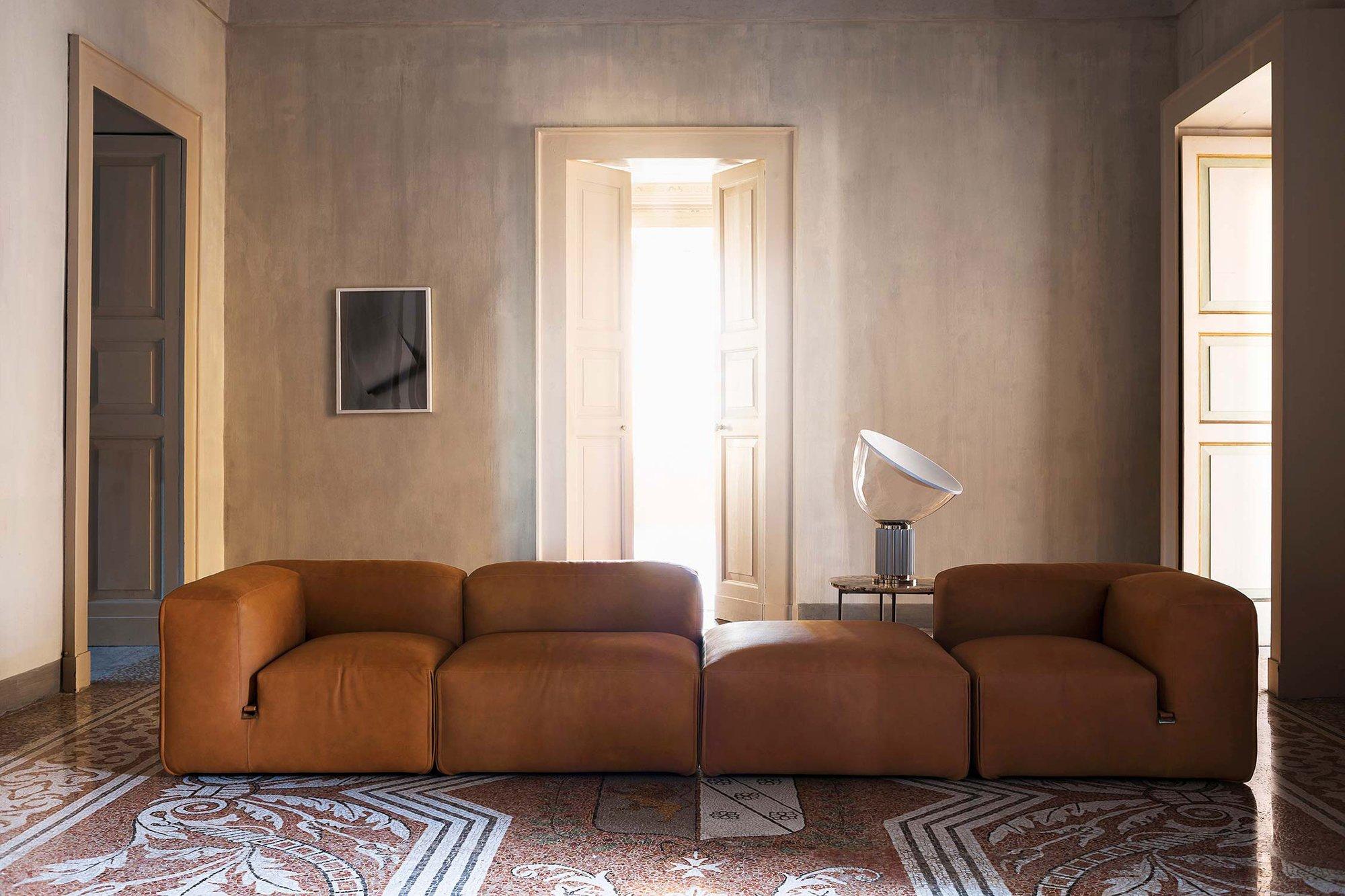 Le Mura Modulares Sofa von Mario Bellini - Tacchini
Entwurf: Mario Bellini, 1970er Jahre

Beschreibung:
Le Mura ist mehr als ein Sofa - es ist ein echtes modulares System und ein Manifest des radikalen Designs der 1970er Jahre. Durch seine kühne