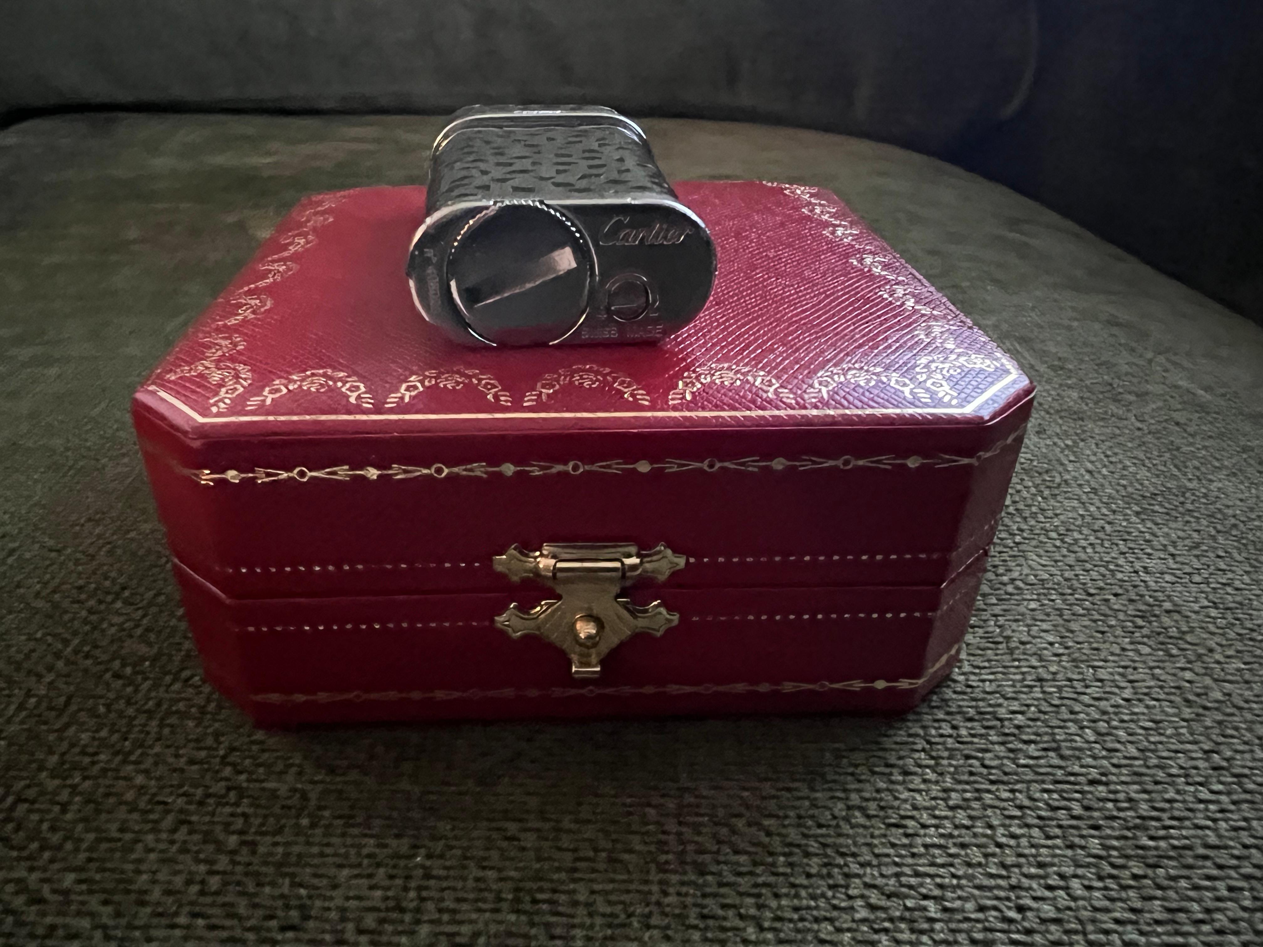 Le Must De Cartier Leuchte C De Logo Silber und Palladium-Finish 7