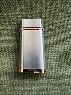 Accendino Le Must De Cartier Logo in oro e palladio con custodia originale di Cartier