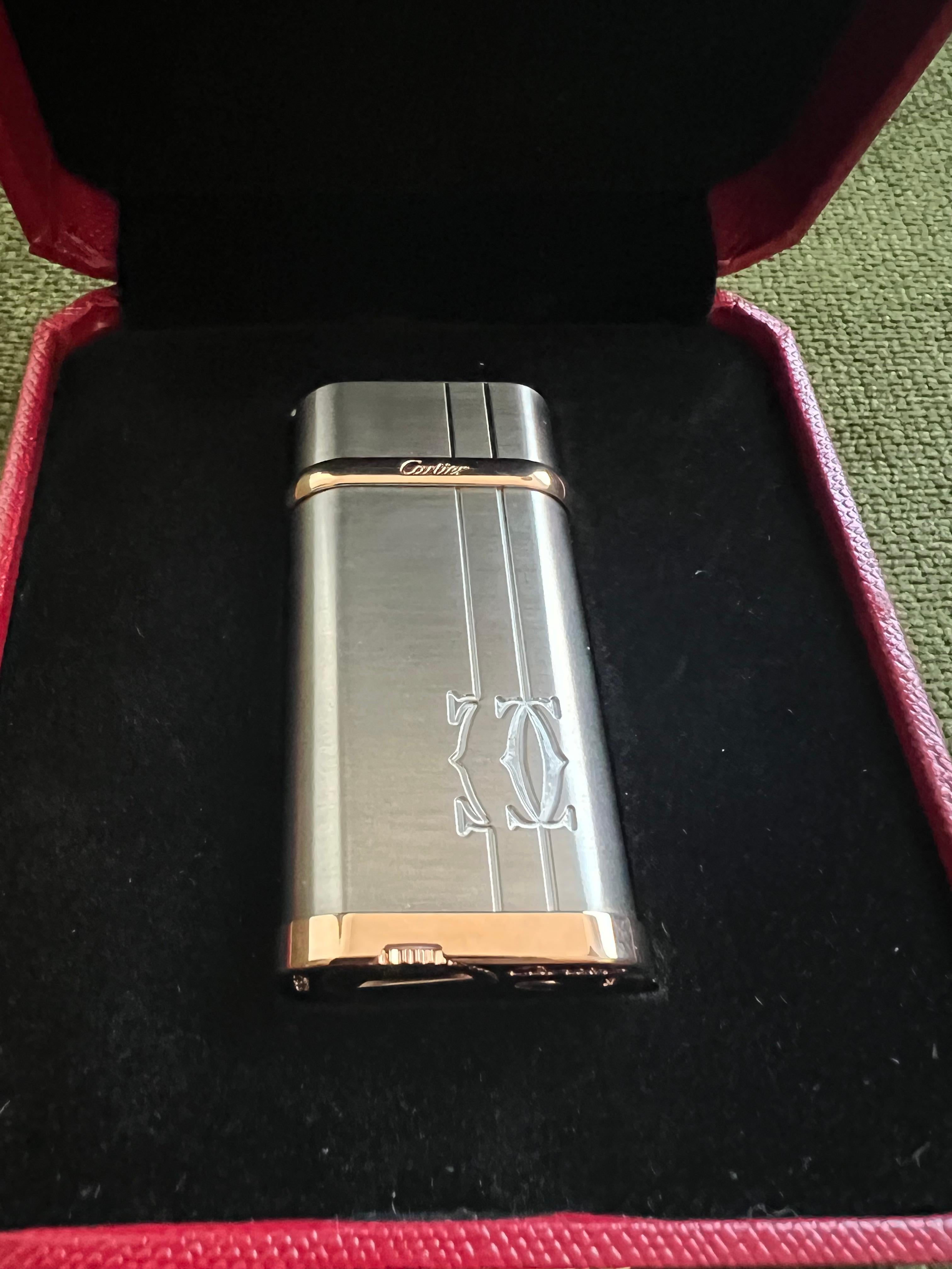 Le Must De Cartier Logo Gold & Palladium Lighter In Original Cartier Case For Sale 2