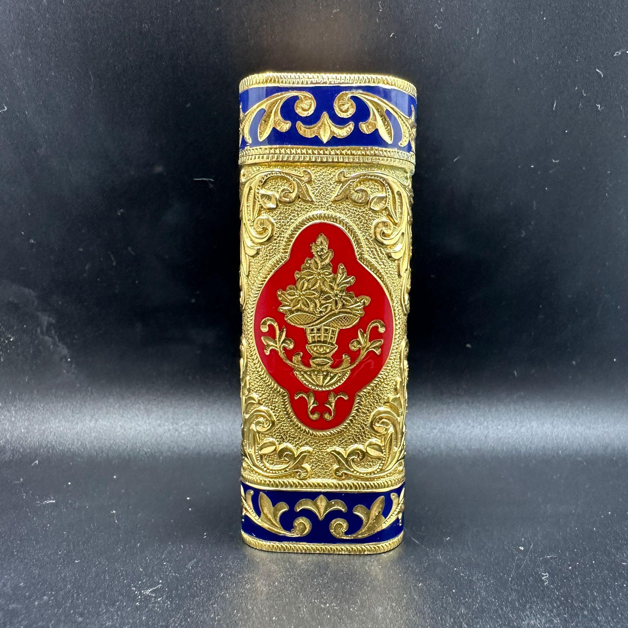 Baroque Le Must de Cartier Very Rare Royking Lighter, 18k Gold Plating & Enamel Inlay 