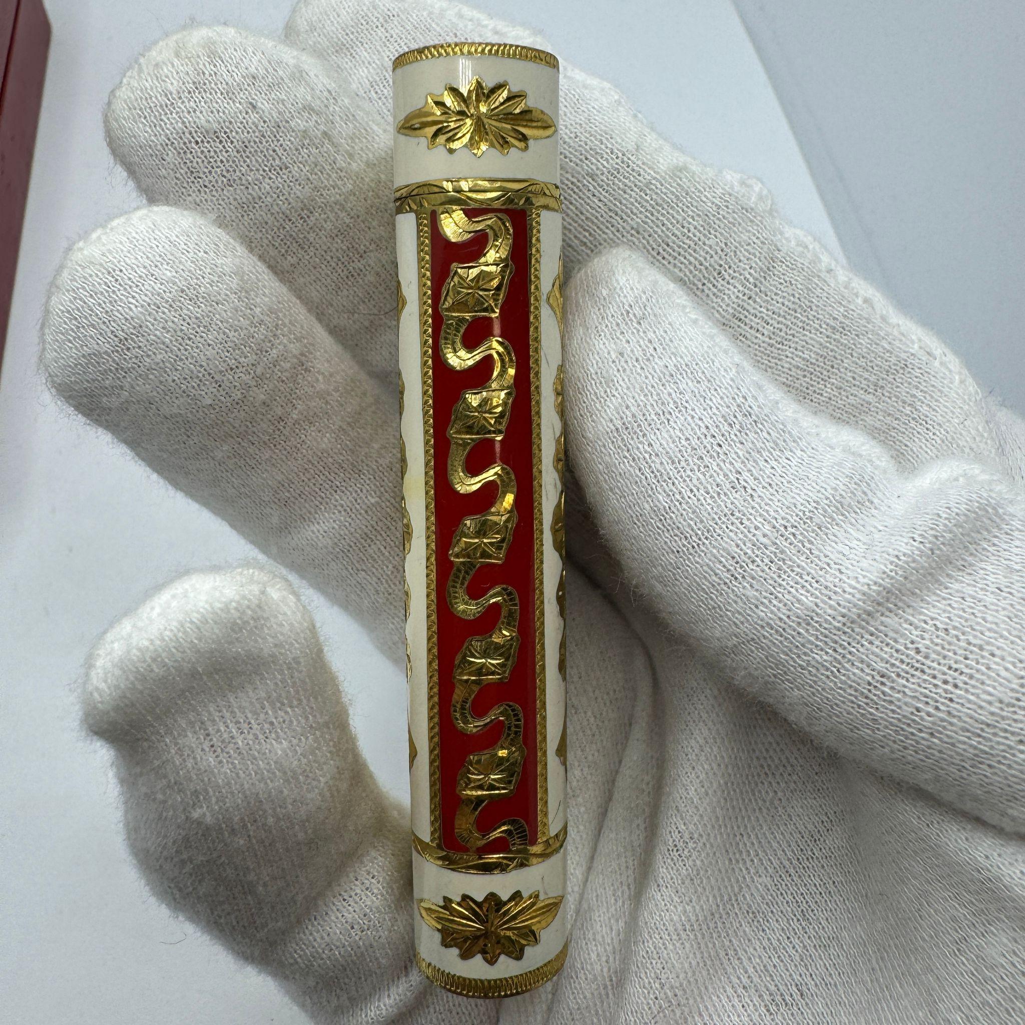 Seltener Royking-Leuchter von Le Must de Cartier, 18 Karat vergoldet und Emaille-Intarsien  (Art nouveau) im Angebot