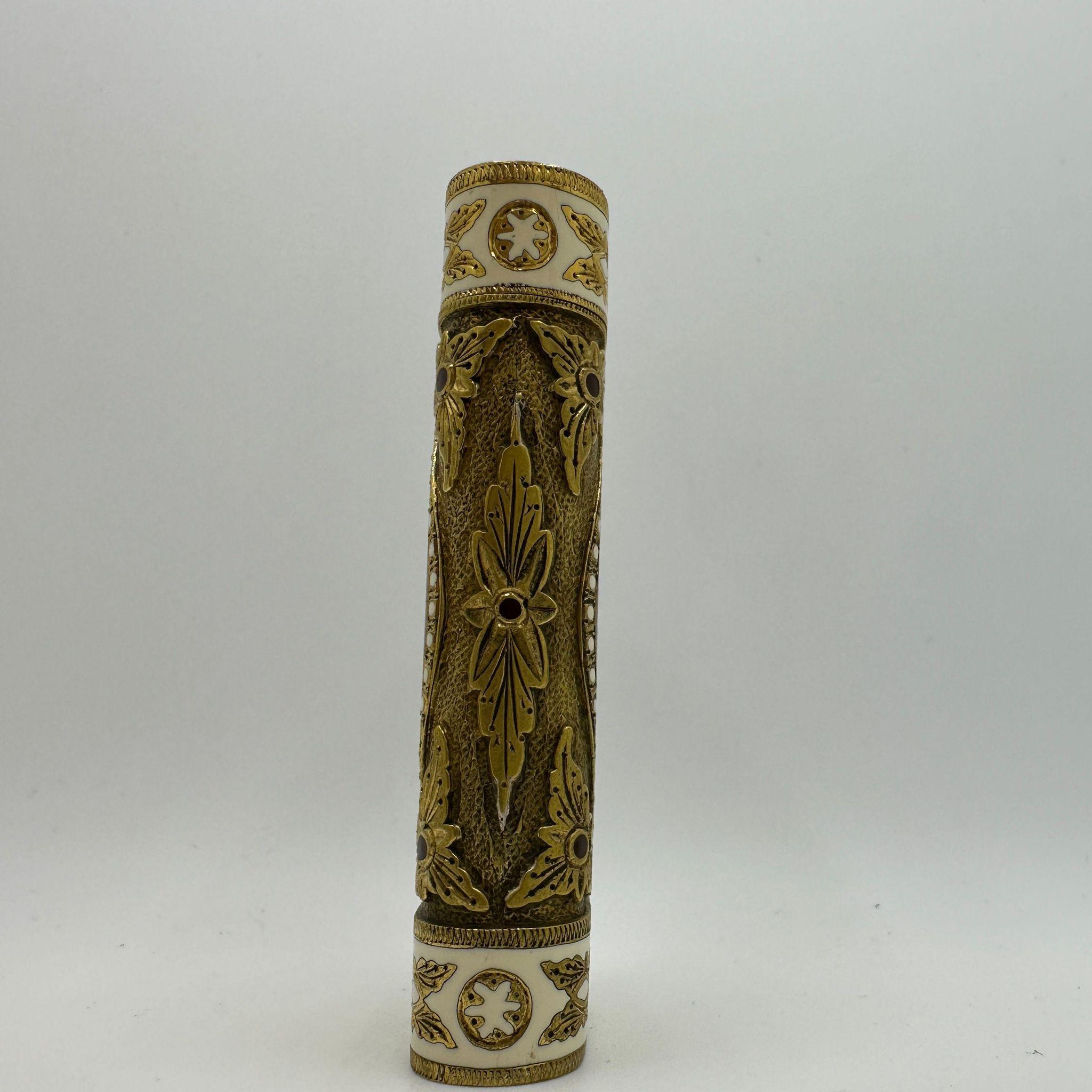 Baroque Le Must de Cartier Very Rare Royking Lighter, 18k Gold Plating & Enamel Inlay  For Sale
