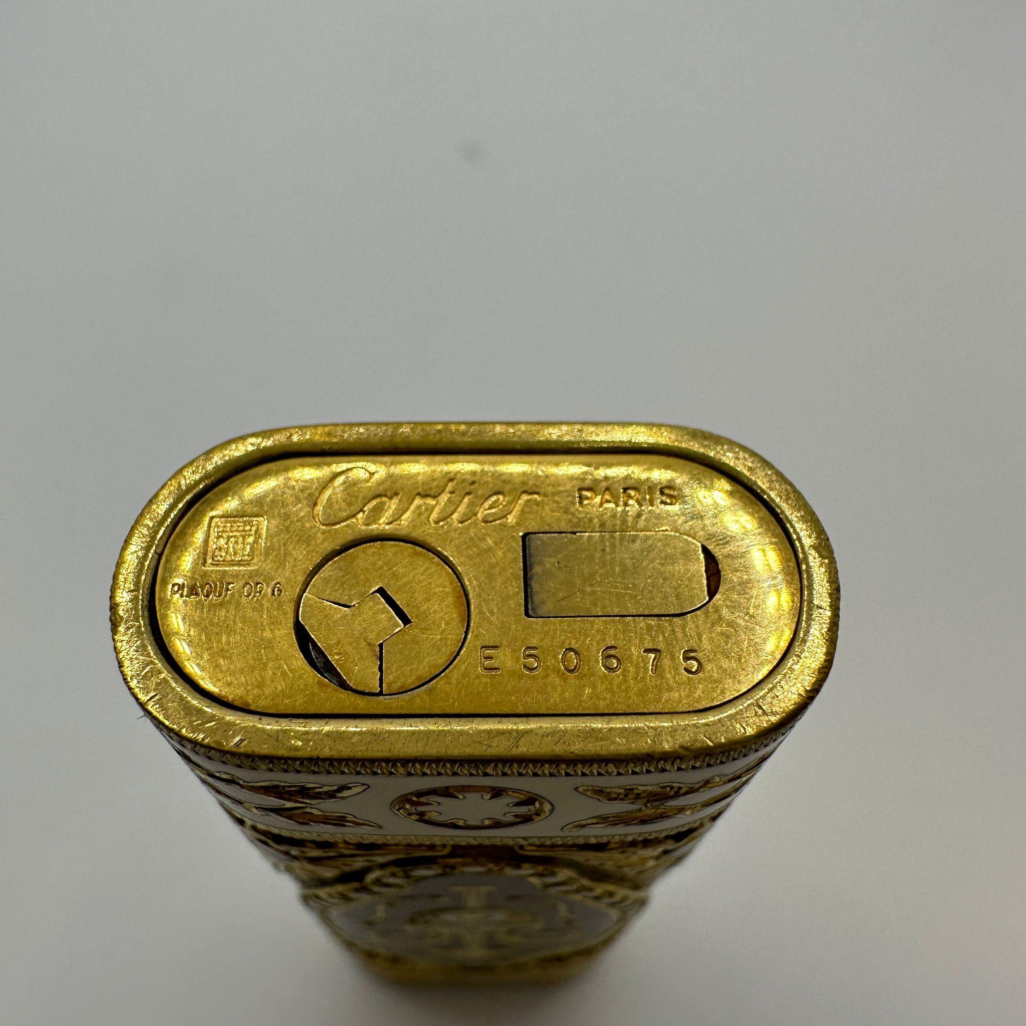 Très rare briquet Royking Lighter Le Must de Cartier, plaqué or 18 carats et incrustation d'émail  en vente 2