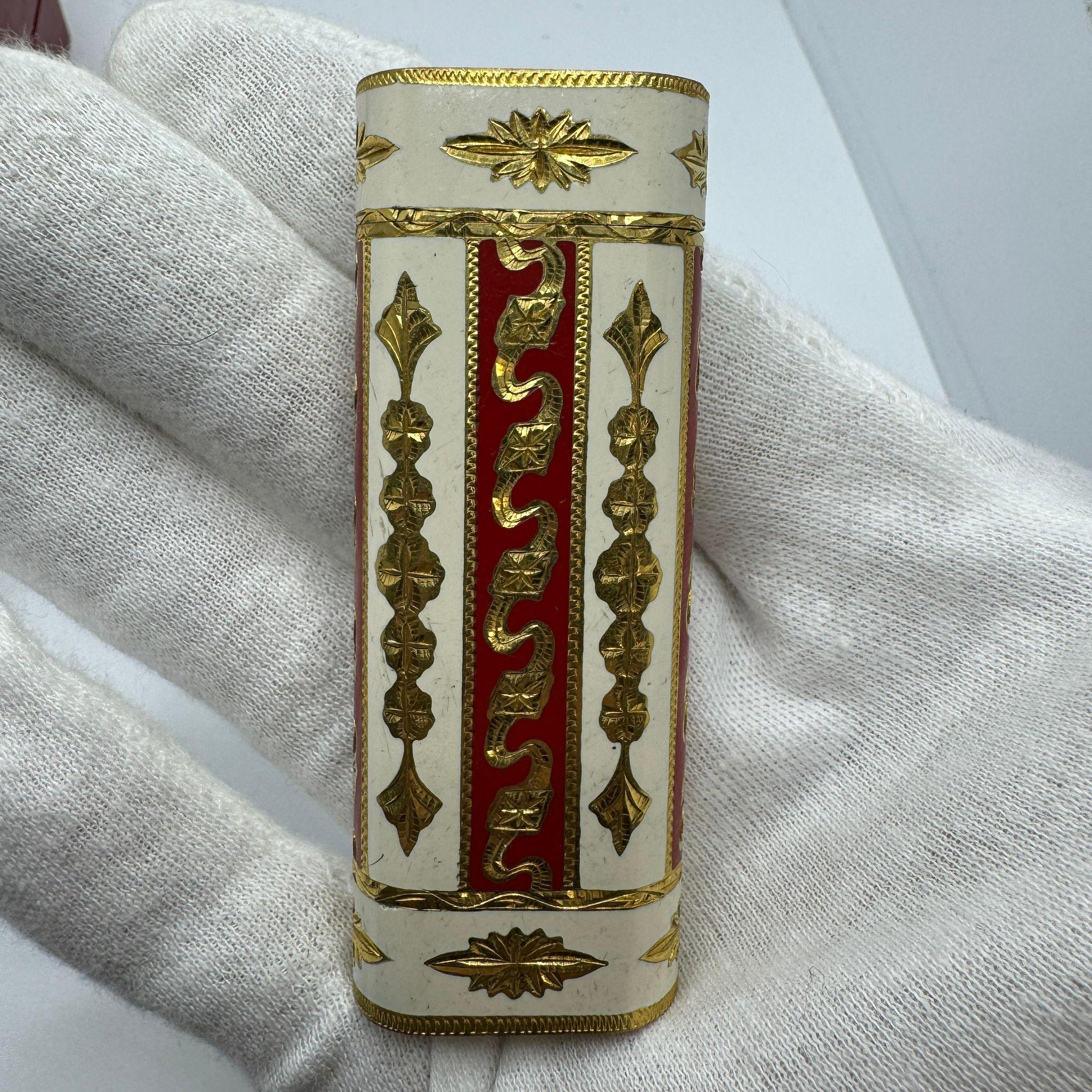 Le Must de Cartier Very Rare Royking Lighter, 18k Gold Plating & Enamel Inlay  In Excellent Condition For Sale In New York, NY