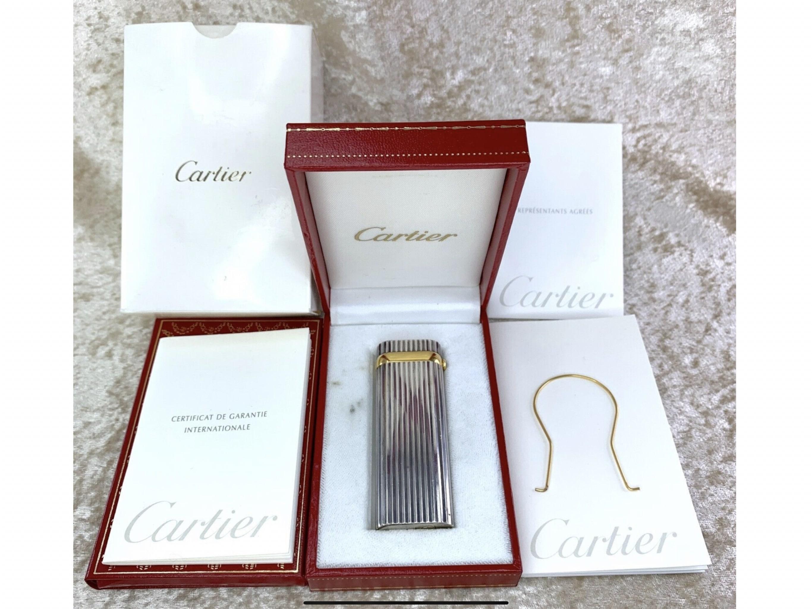 Le Must de Cartier Briquet Godron vintage en argent, saphir cabochon et or, années 90 5