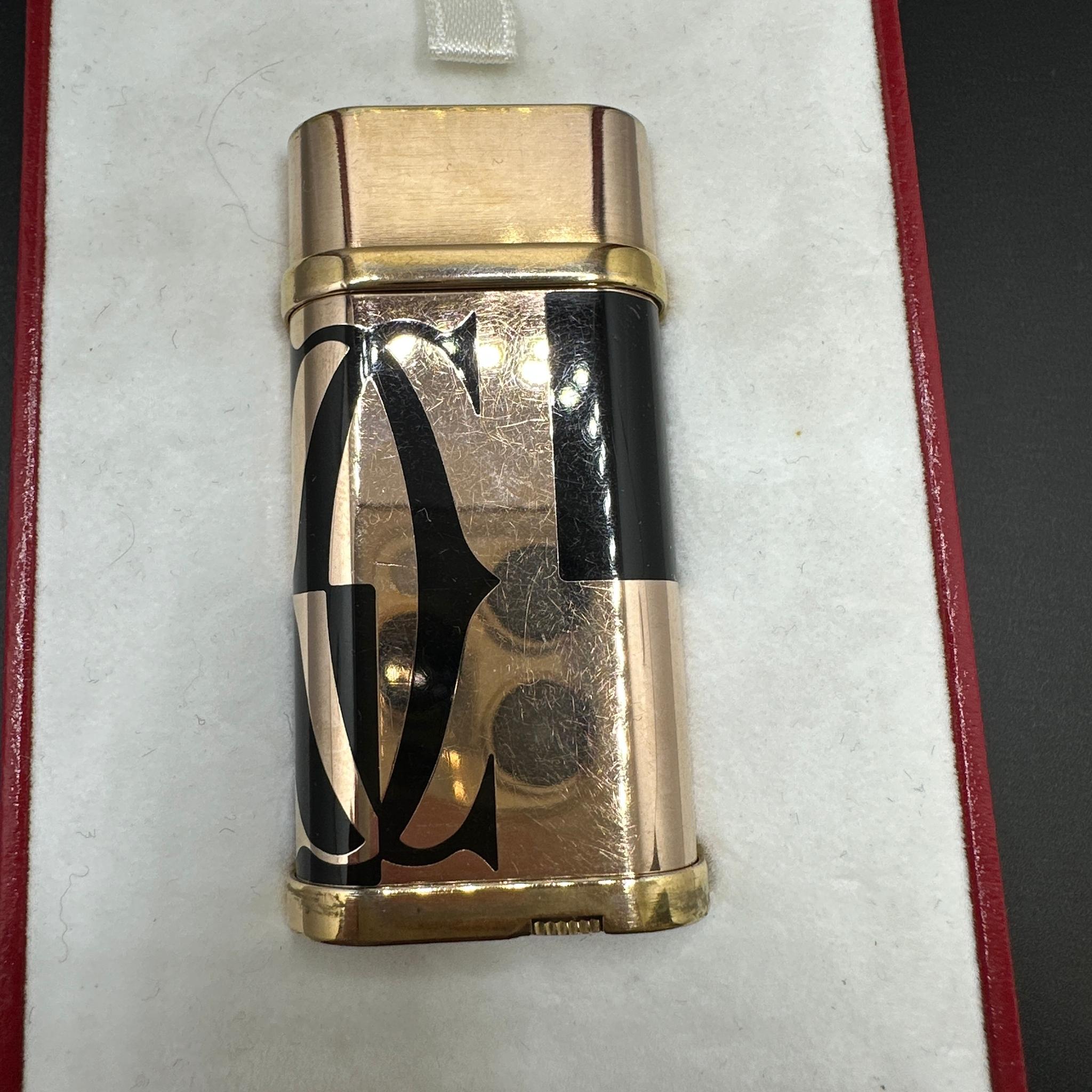 “Le Must the Cartier” Paris Logotype Yellow Gold and Black Lacquer Lighter 2