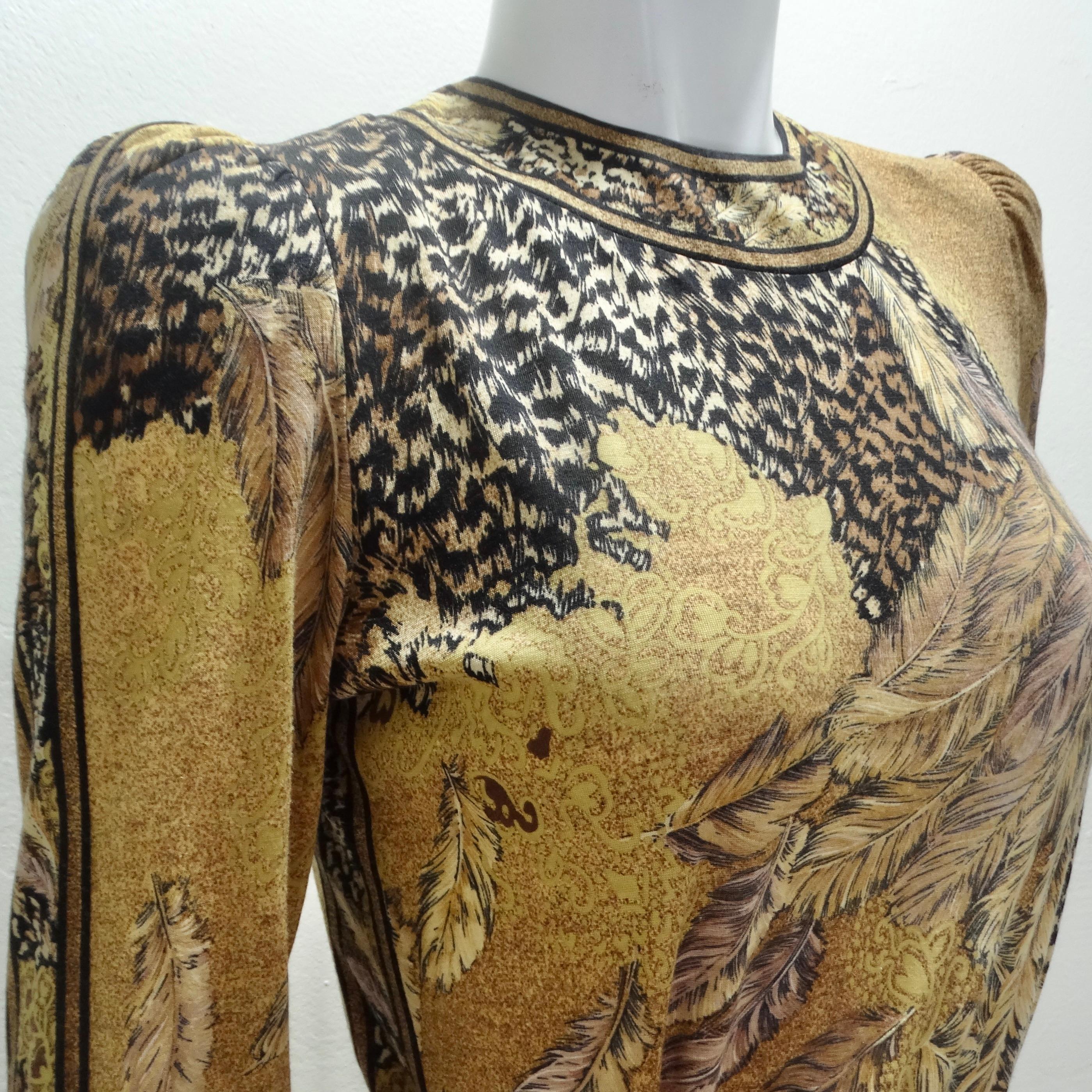 Le Nard, robe à manches longues ceinturée imprimée de plumes, années 1980 Unisexe en vente