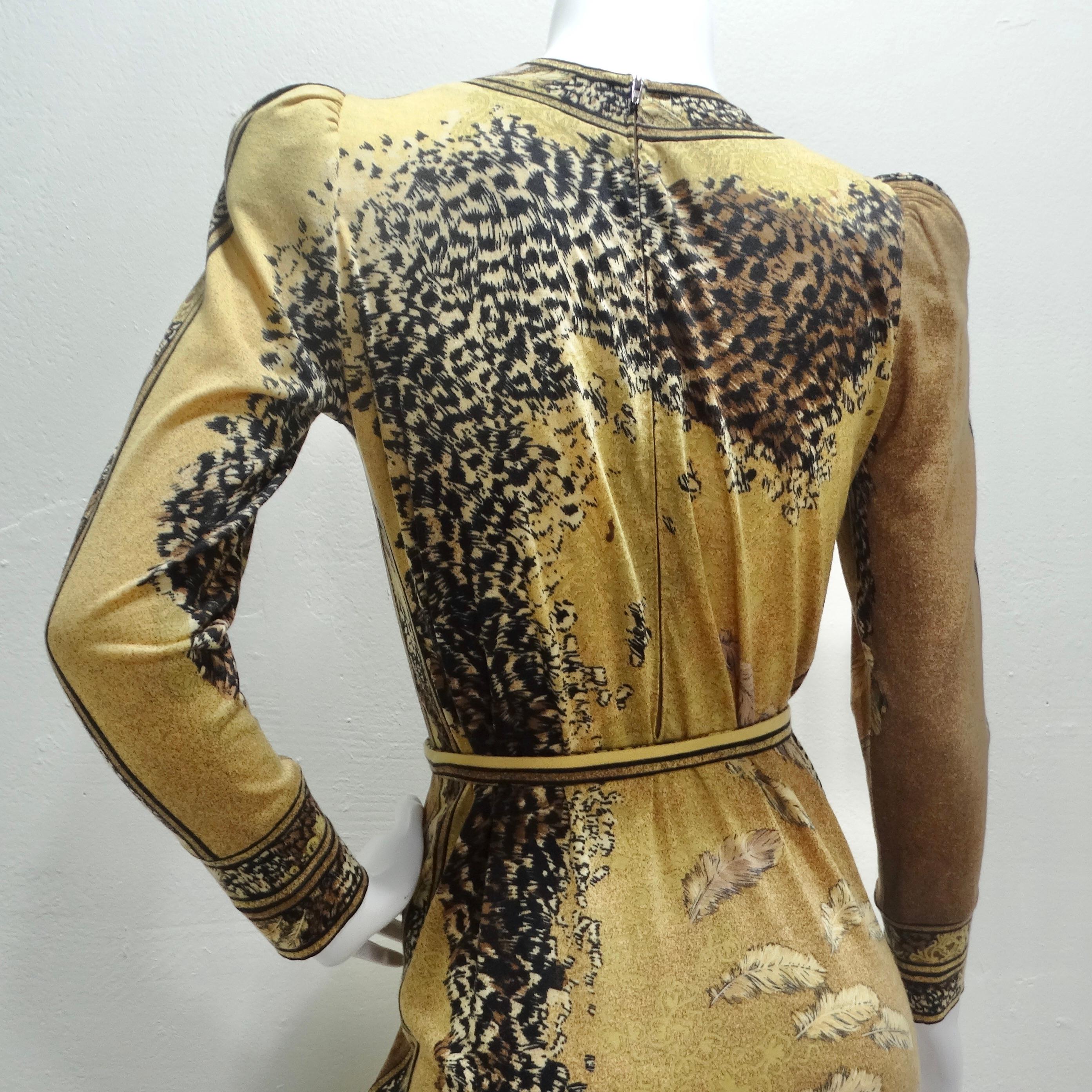 Le Nard, robe à manches longues ceinturée imprimée de plumes, années 1980 en vente 3