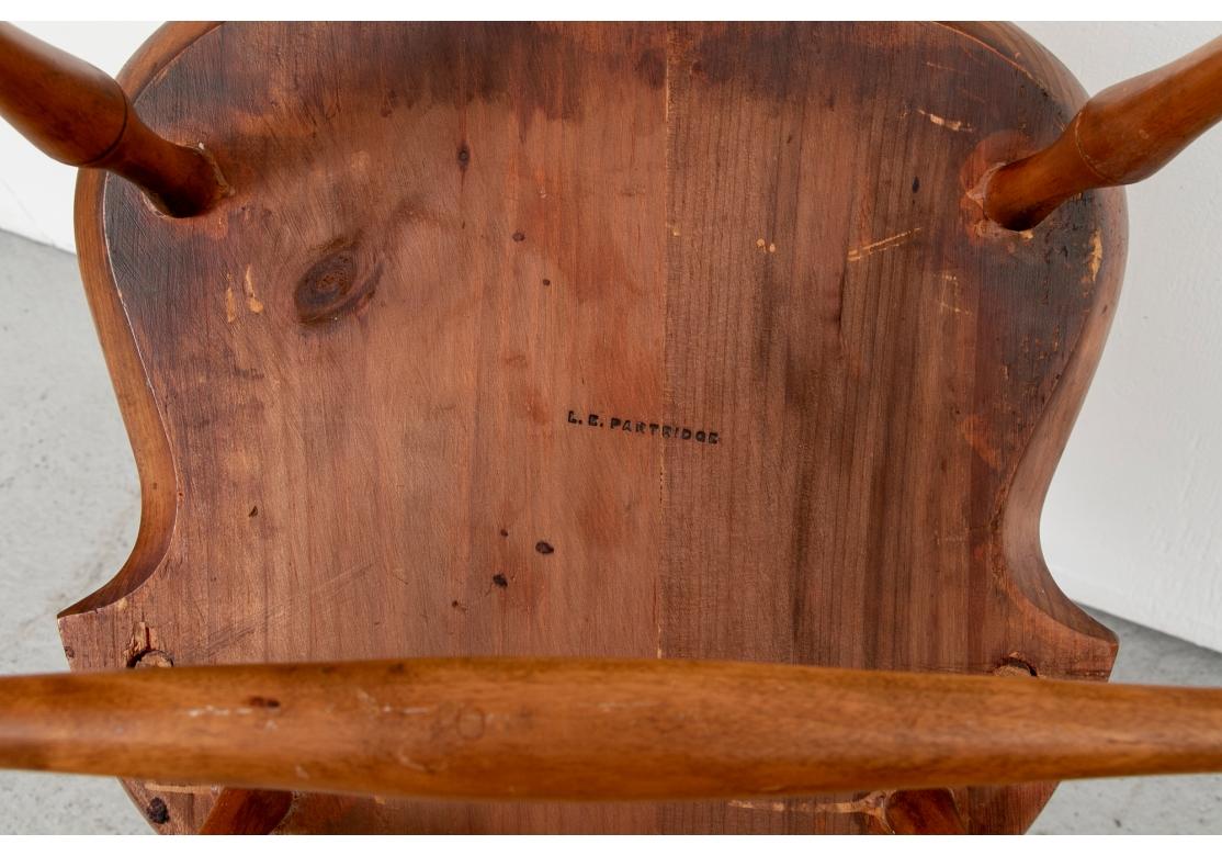 L.E. Partridge Benchmade Signed Set Of 6 Bow Back Windsor Chairs (Chaises Windsor à dossier arrondi) en vente 3