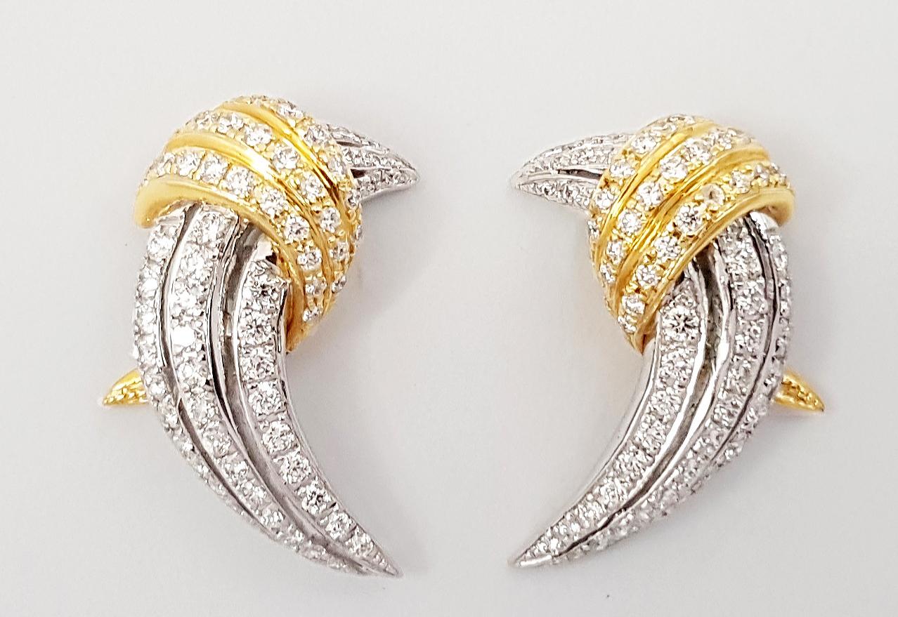 Brilliant Cut Le Phoenix Diamond Earrings Set in 18K Gold Settings For Sale