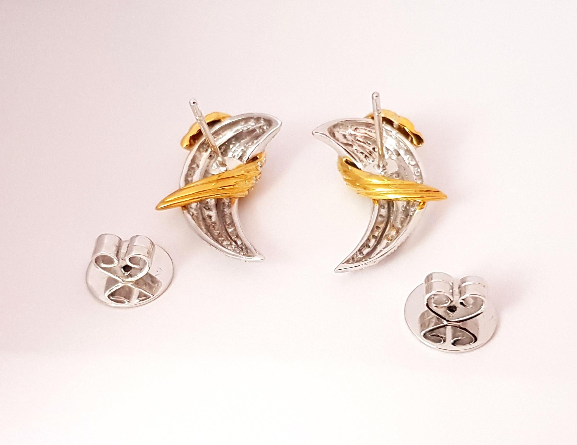 Le Phoenix Diamond Earrings Set in 18K Gold Settings For Sale 1