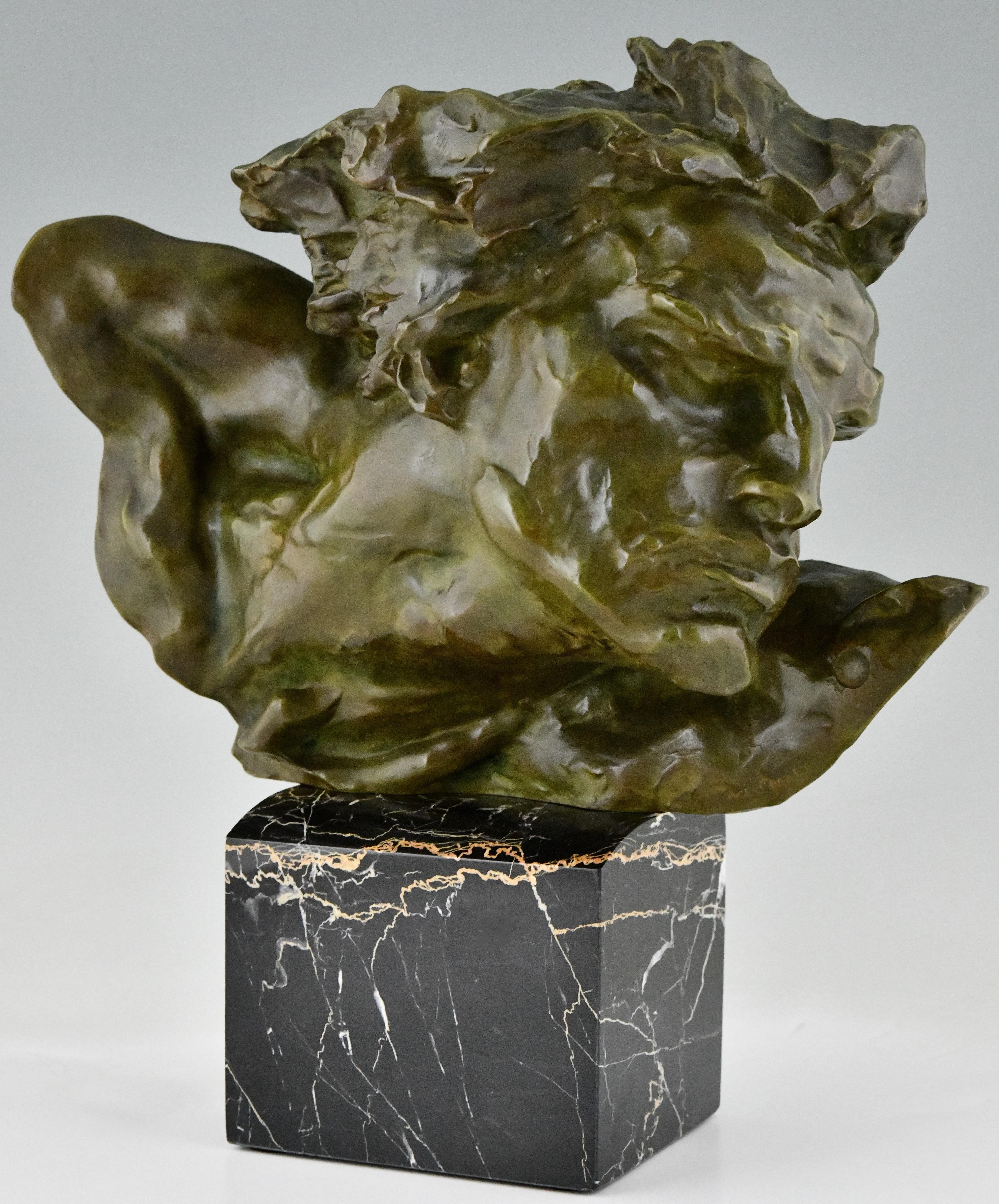 Art déco Le Rhône Sculpture en bronze Art Déco d'un homme signée par André César Vermare