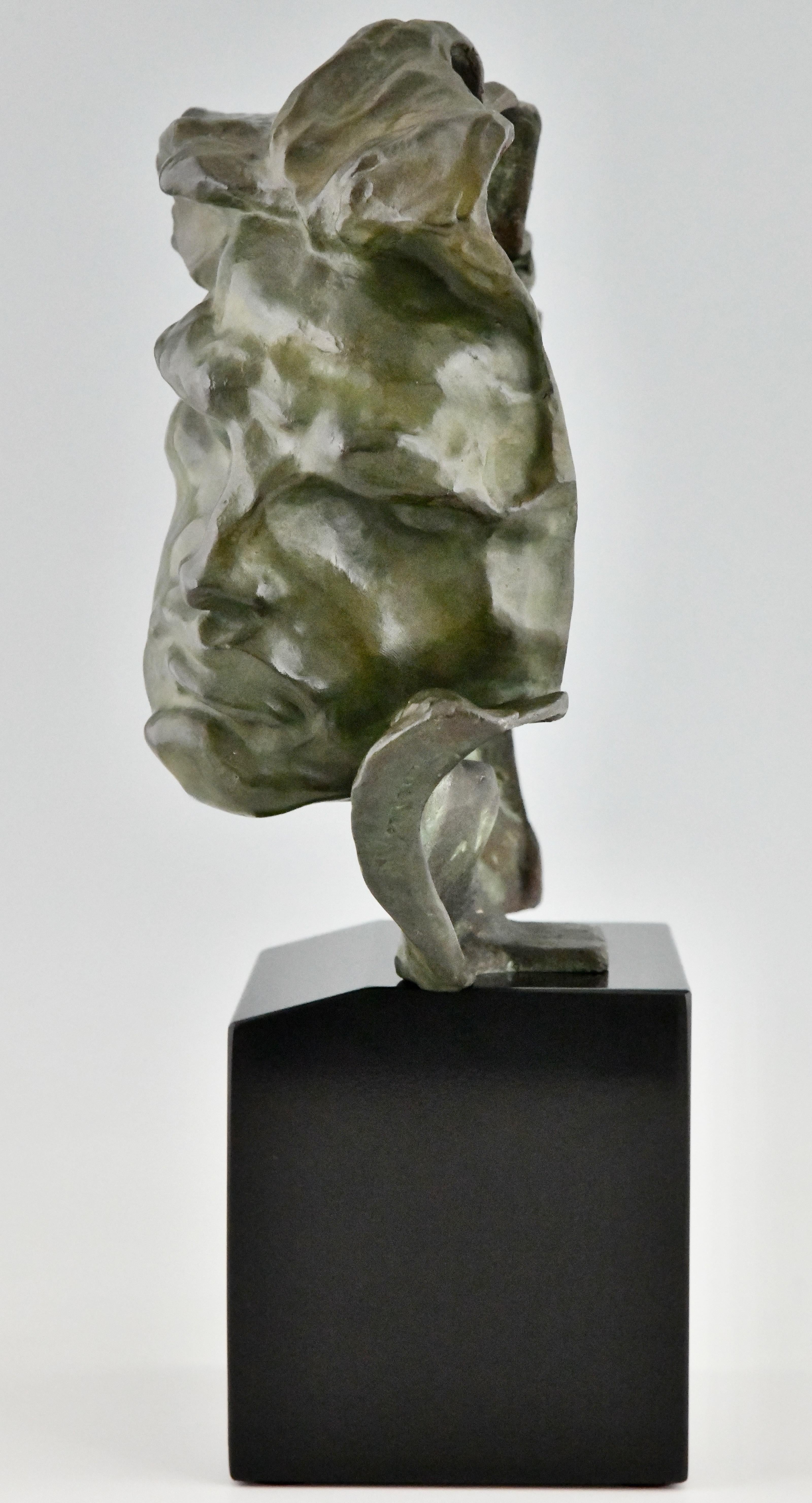Français Le Rhône Sculpture en bronze Art Déco d'un homme signée par André César Vermare