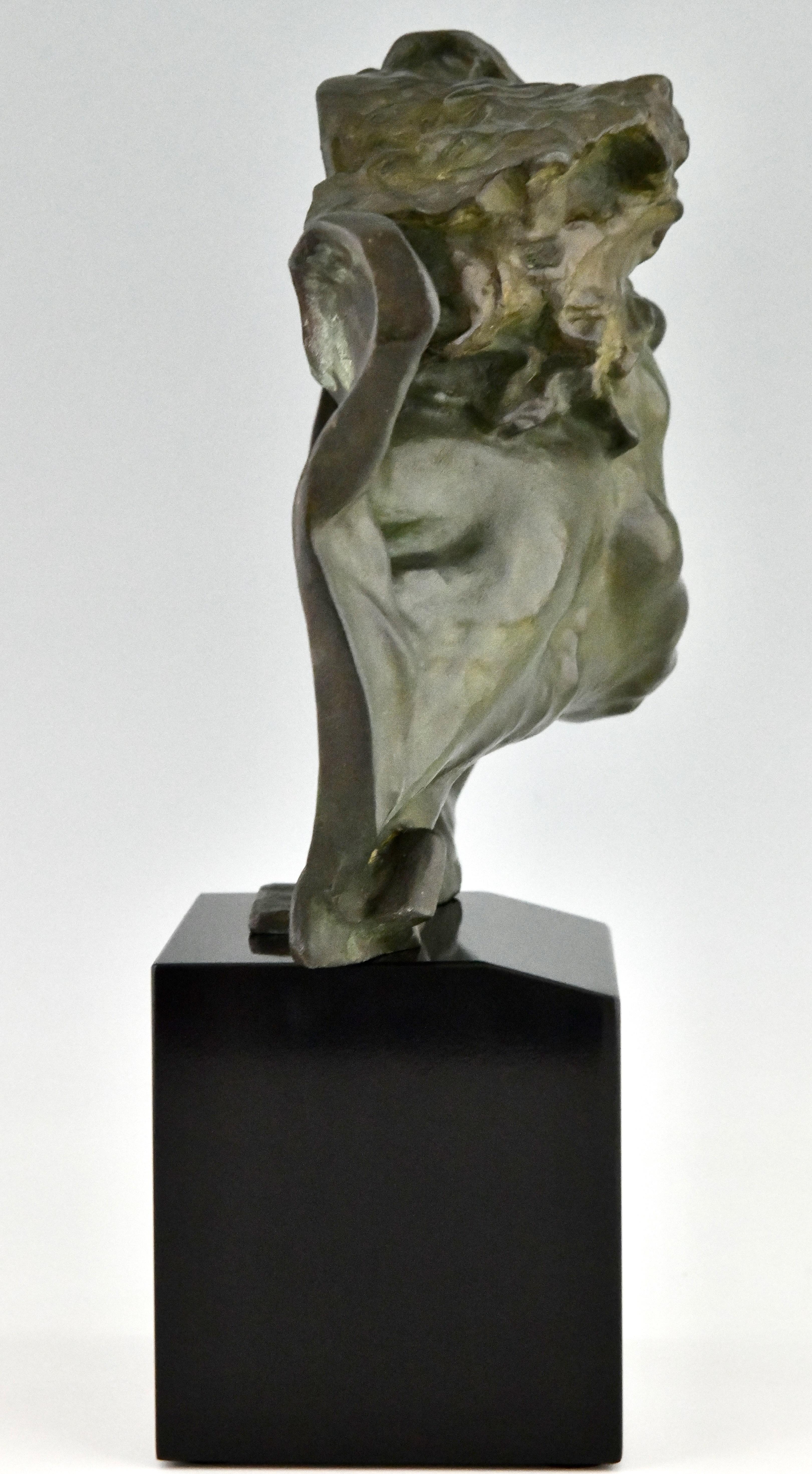 Le Rhône Sculpture en bronze Art Déco d'un homme signée par André César Vermare Bon état à Antwerp, BE