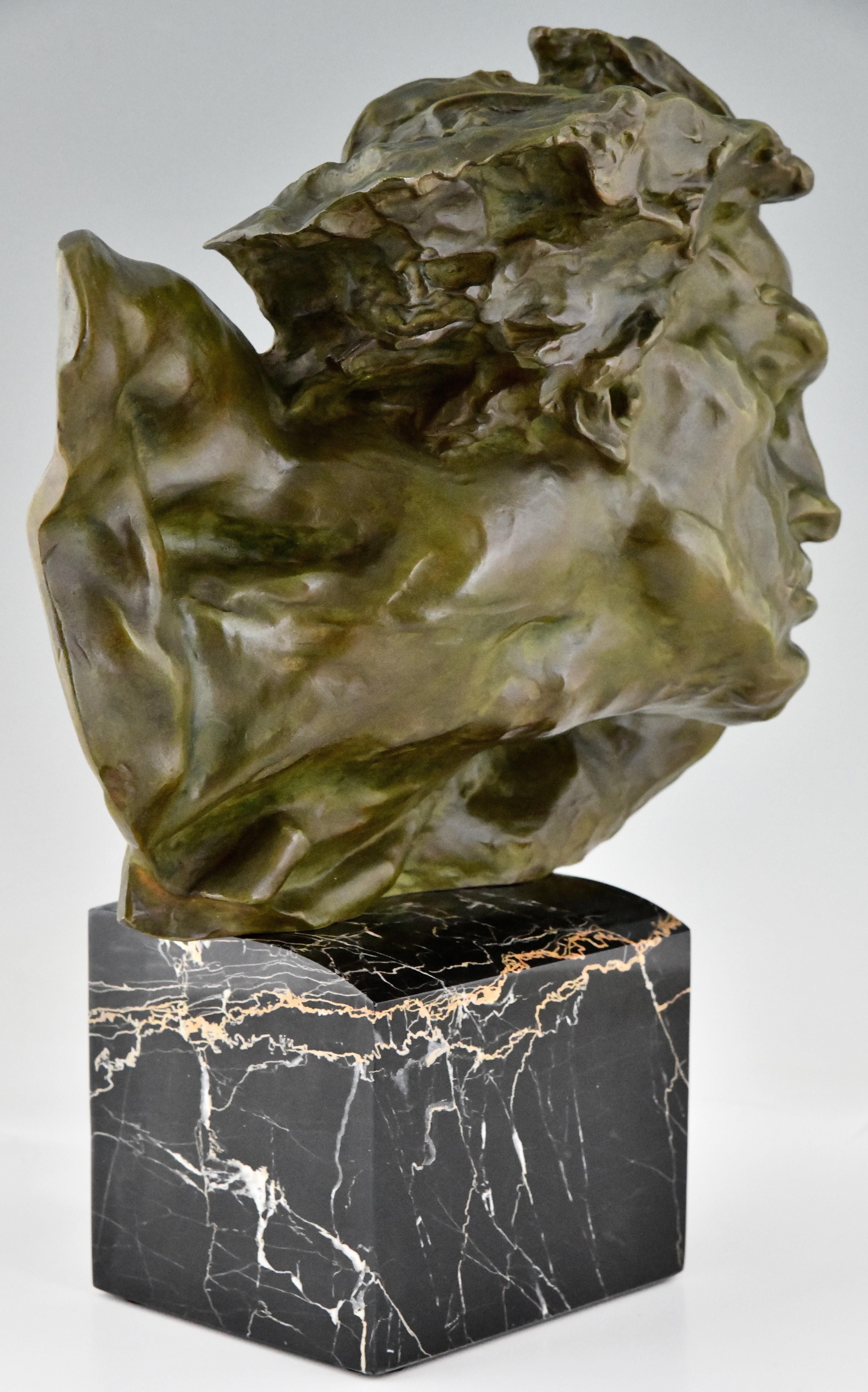 Le Rhône Sculpture en bronze Art Déco d'un homme signée par André César Vermare 1