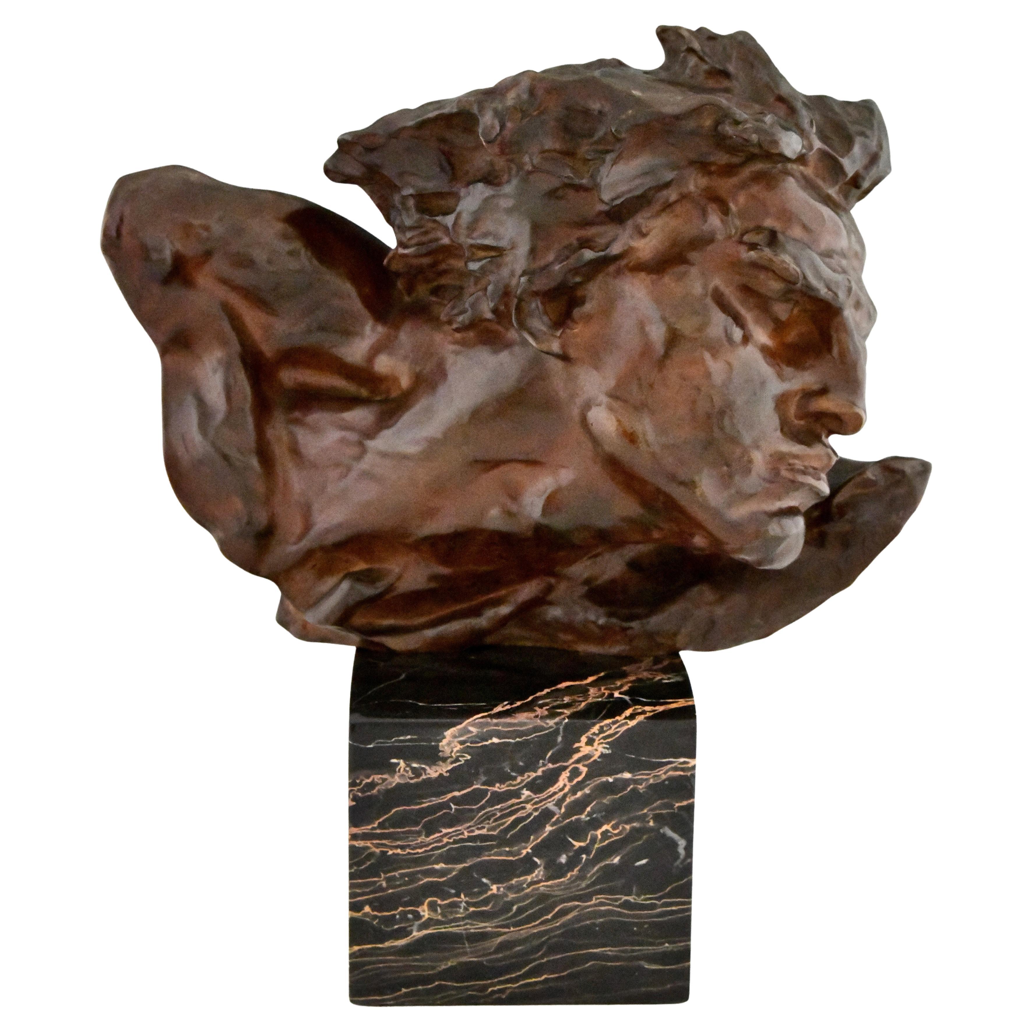 LE RHONE Escultura Art Decó de bronce de un hombre firmada por André César Vermare en venta