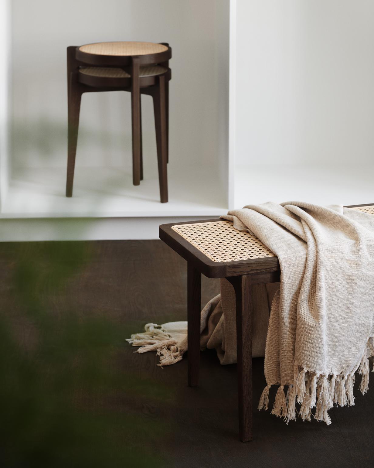 Banc Le Roi de Norr11 en frêne fumé et rotin en vente 1