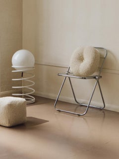 Le Rond Medium Bouclé-Kissen aus Wolle, Eiweiß