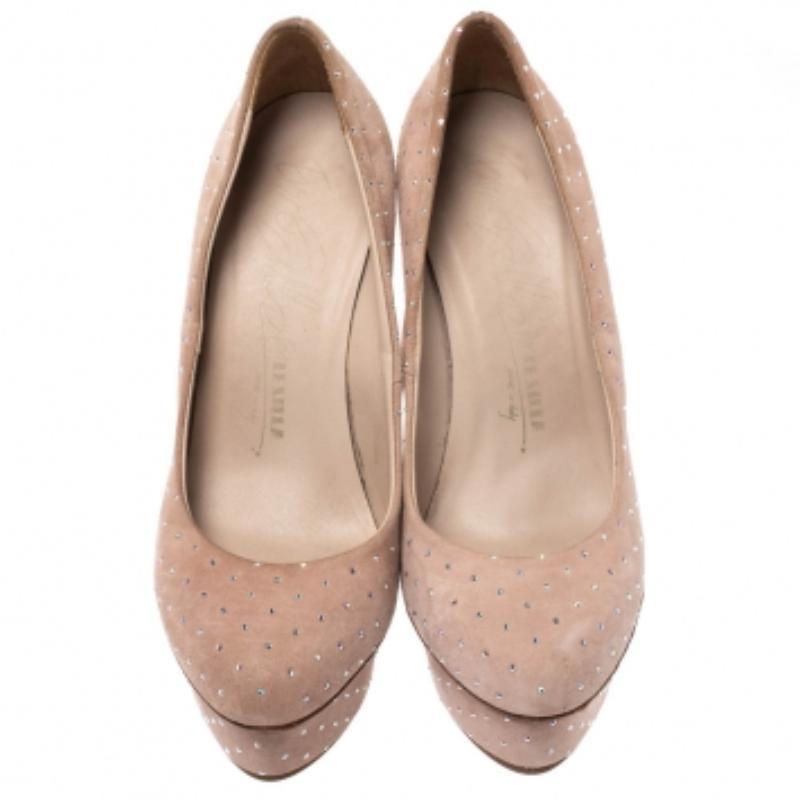 Le Silla Beige Plateau-Pumps aus Wildleder mit Kristallverzierung aus Wildleder Größe 36 im Zustand „Relativ gut“ im Angebot in Dubai, Al Qouz 2