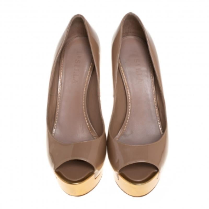 Women's Le Silla Beige Patent Leather Peep Toe Platform Pumps Size 38 For Sale