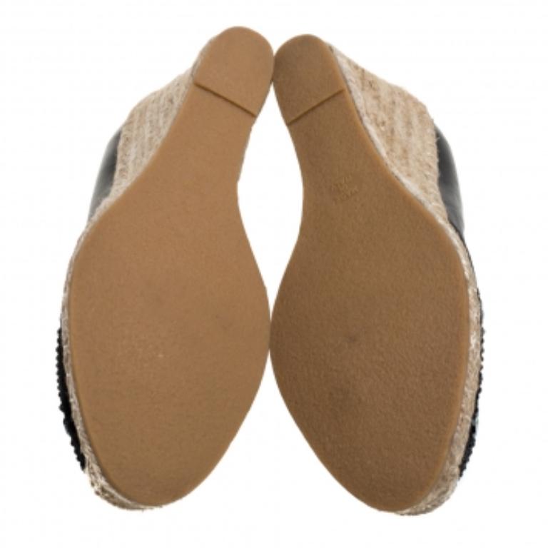Charm your way with these fabulous pumps from the house of Le Silla. Beautifully crafted in Italy and made from quality leather & suede, they feature round toes, leather-lined insoles to provide comfort, and espadrille wedges to give you confidence