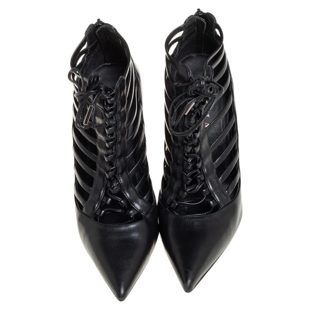 Le Silla Black Leather Caged Pointed Toe Ankle Booties Size 36 In Good Condition In Dubai, Al Qouz 2