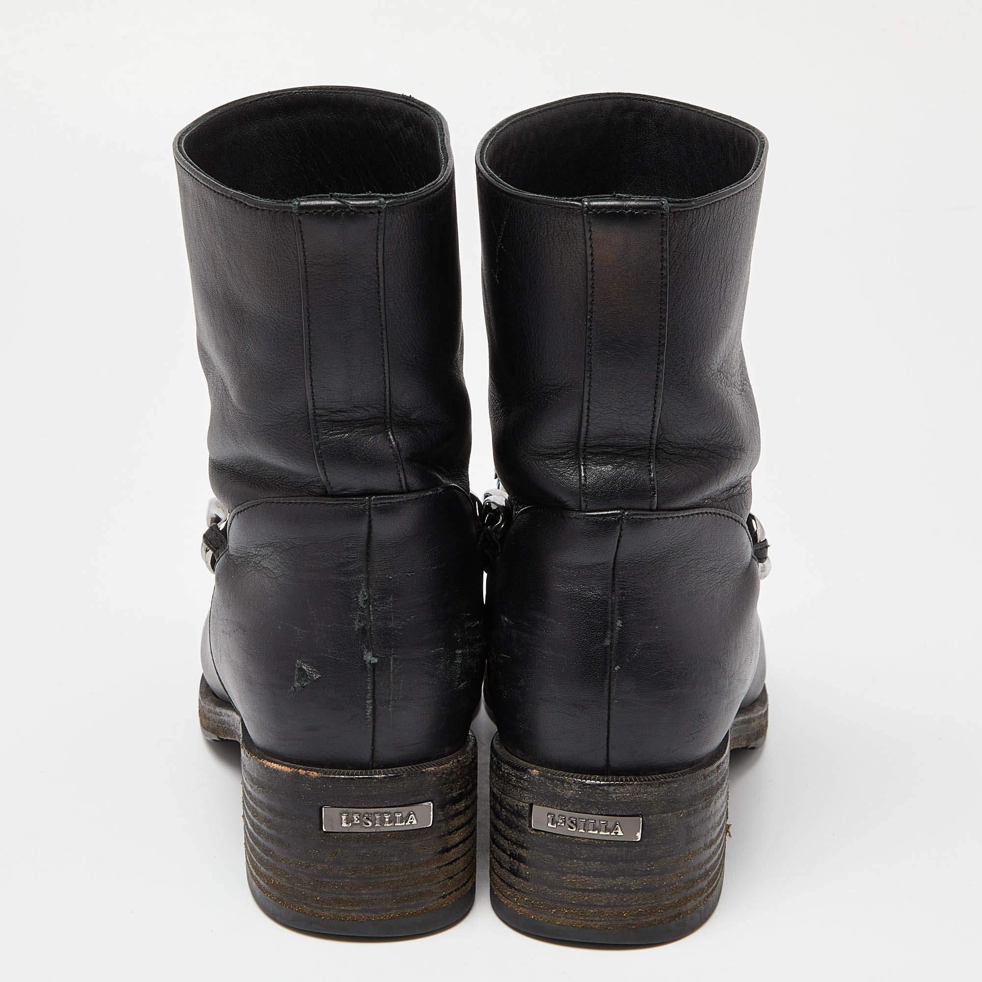 Le Silla Black Leather Embellished Chain Ankle Boots Size 37.5 For Sale 1