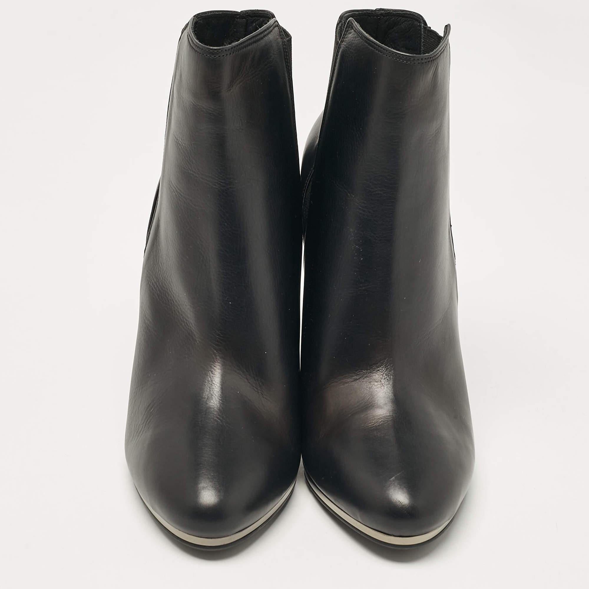 Le Silla Black Leather Wedge Ankle Length Boots Size 39 In New Condition For Sale In Dubai, Al Qouz 2