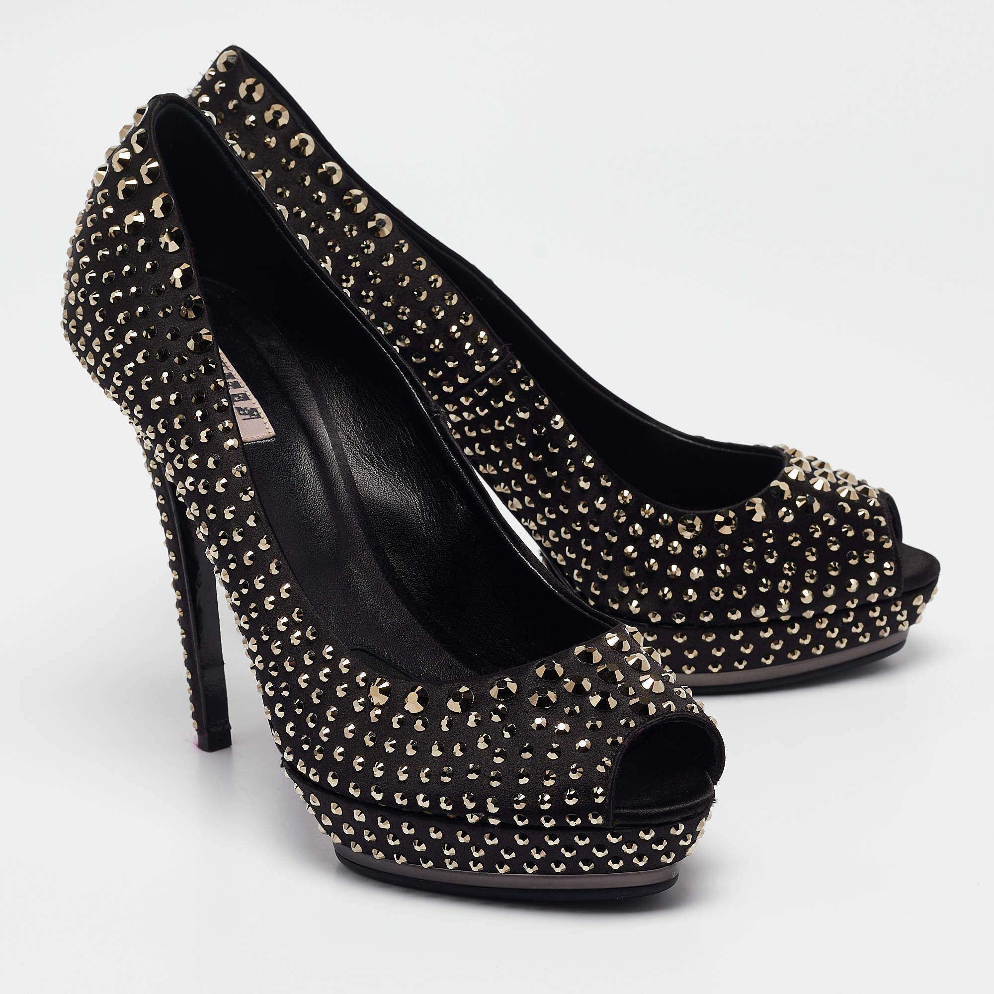 Le Silla Schwarze Satin Kristalle Peep Toe Pumps Größe 41 Damen im Angebot