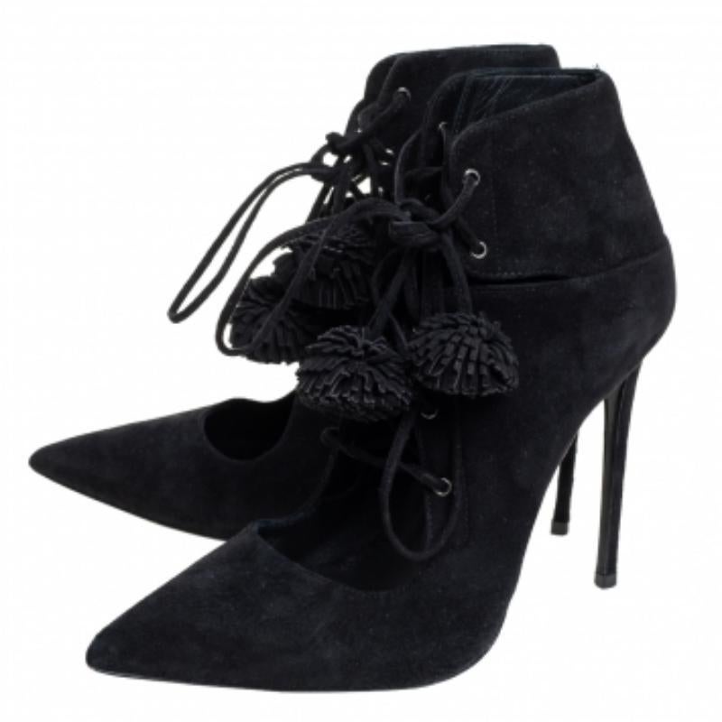 Le Silla Black Suede Lace Up Pointed Toe Ankle Booties Size 36.5 In Good Condition For Sale In Dubai, Al Qouz 2