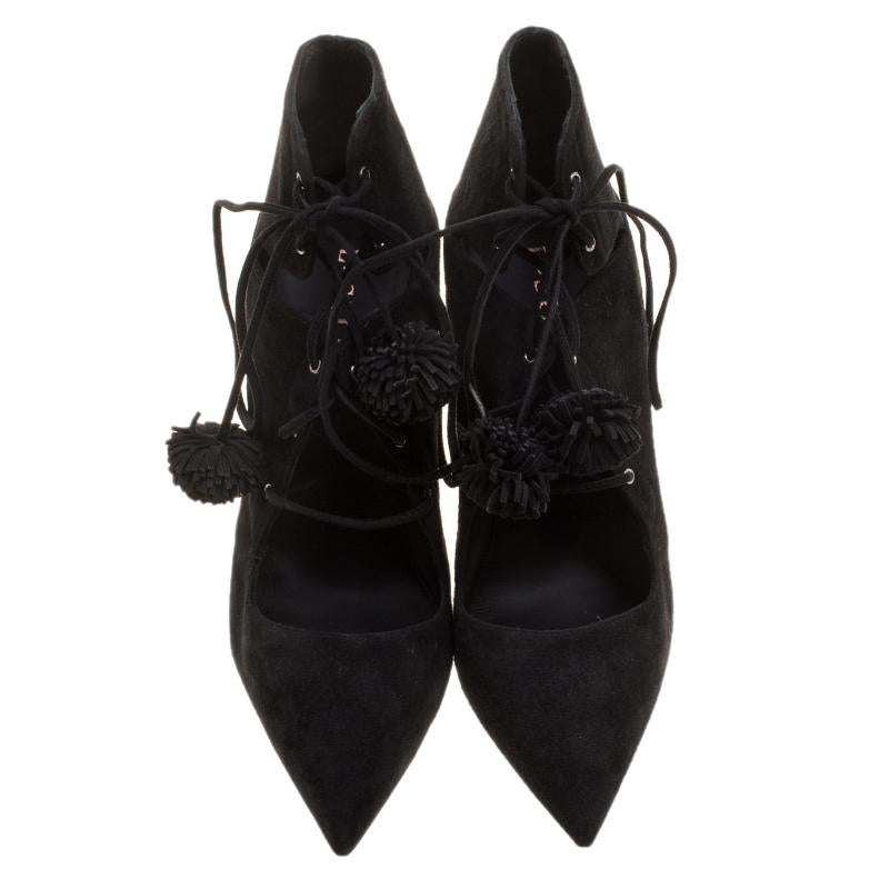 The stunning black shade of this pair of Le Silla Black Suede Lace Up Pointed Toe Ankle Boots can never go wrong when it comes to accessorising the perfect party wear or for that perfect date look. The suede and leather finish with a high stiletto