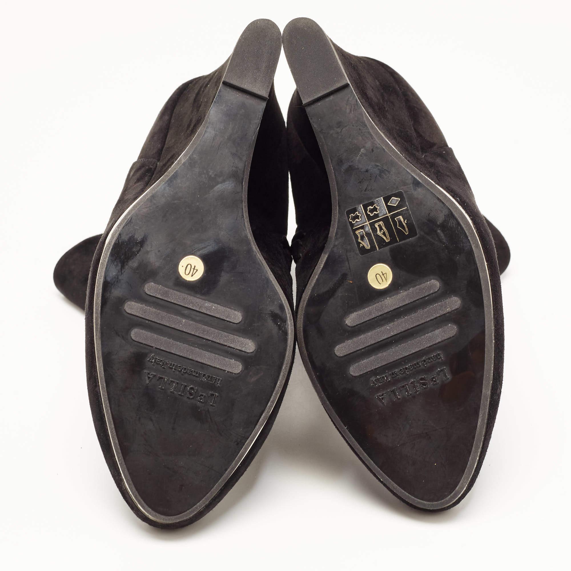 Le Silla Black Suede Wedge Ankle Boots Size 40 en vente 1