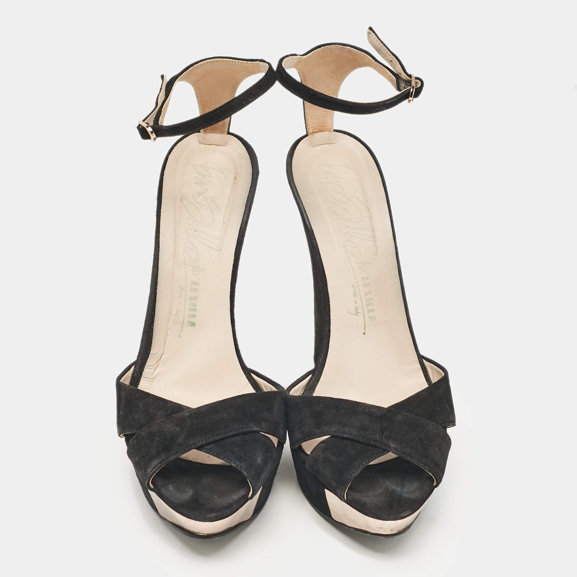 Le Silla Black Suede Wedge Ankle Wrap Sandals Size 40 In Good Condition For Sale In Dubai, Al Qouz 2