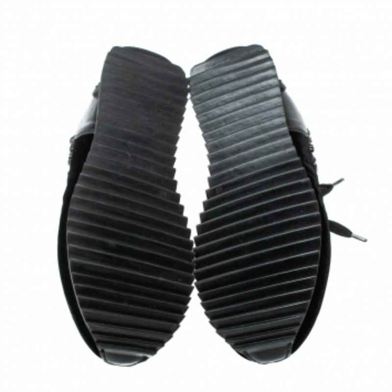 Le Silla Black Velvet and Leather Crystal Embellished Low Top Sneakers Size 36.5 In Good Condition For Sale In Dubai, Al Qouz 2