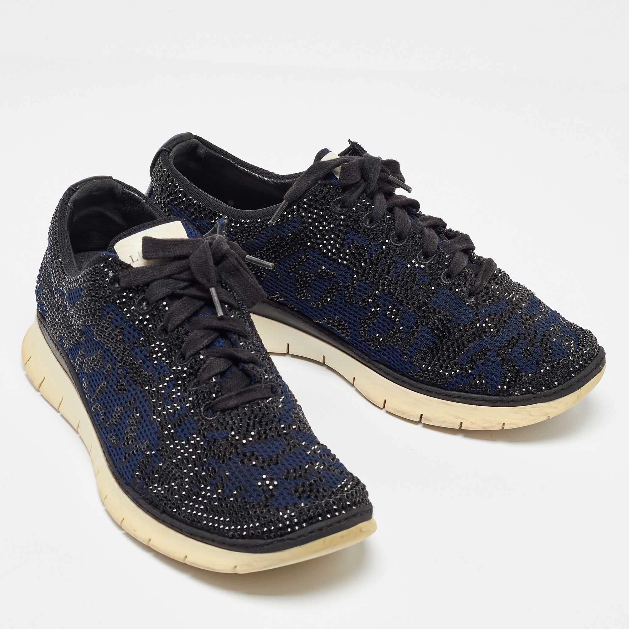 Le Silla - Sneakers basse in pelle blu/nero impreziosite da cristalli - taglia 42 In condizioni buone in vendita a Dubai, Al Qouz 2