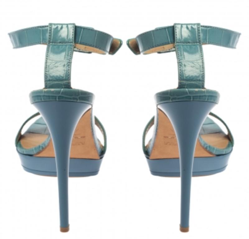 Le Silla Blue Croc Embossed Leather Embossed T-Strap Platform Sandals Size 37 For Sale 1
