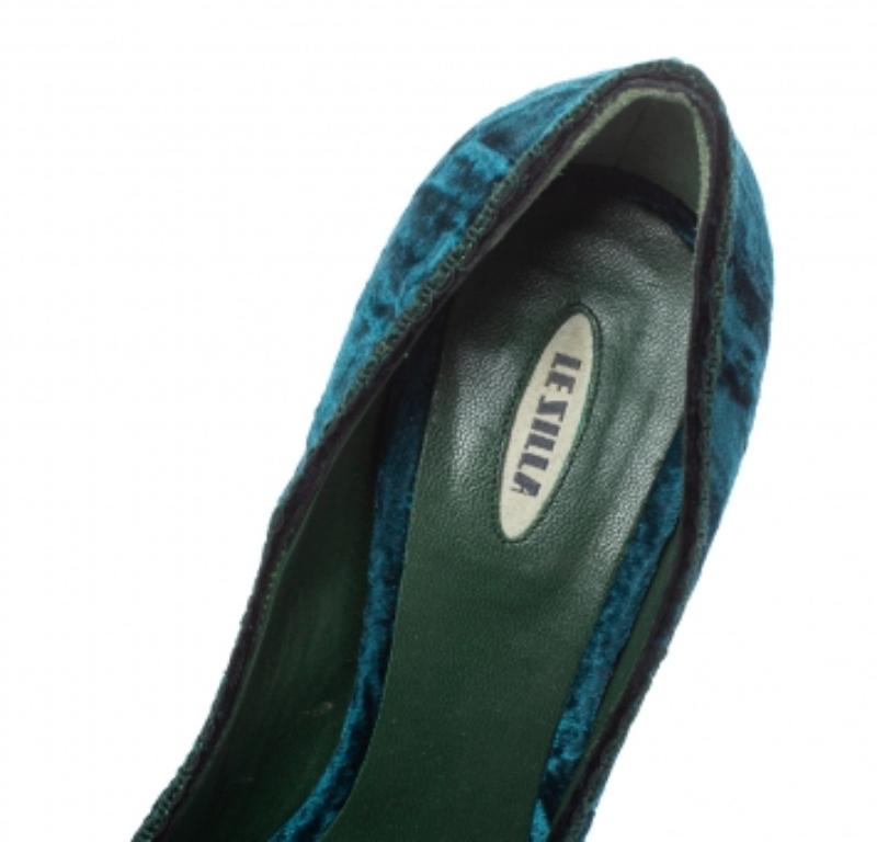 Le Silla Blue/Green Velvet Peep Toe Pumps Size 37 In Good Condition For Sale In Dubai, Al Qouz 2