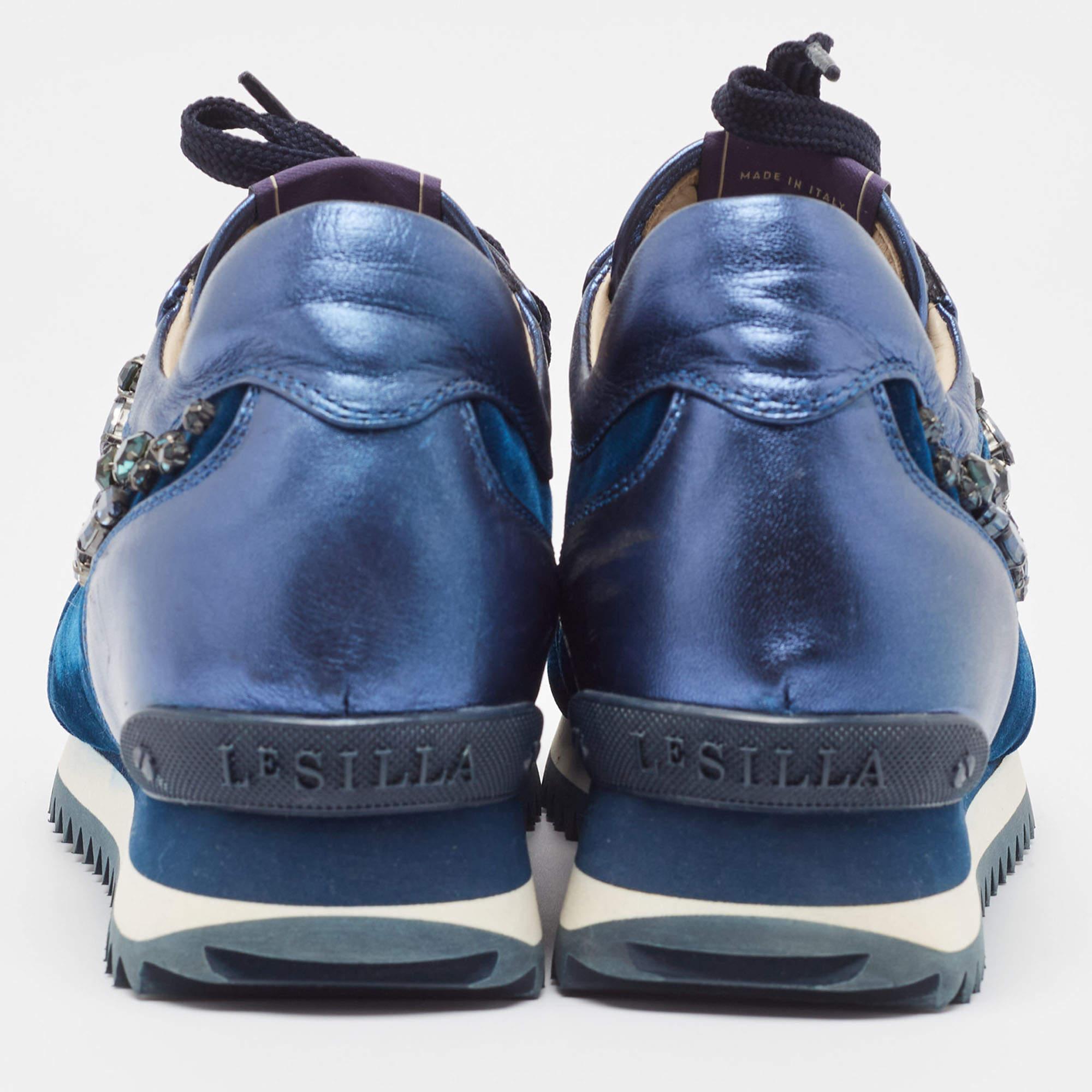 Le Silla Blue Velvet & Leather Crystal Embellished Low Top Sneakers Size 38.5 For Sale 1