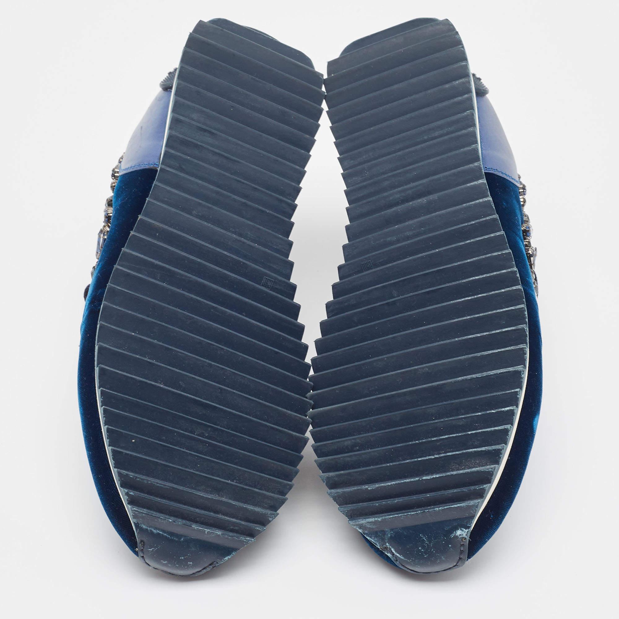 Le Silla Blue Velvet & Leather Crystal Embellished Low Top Sneakers Size 38.5 For Sale 2