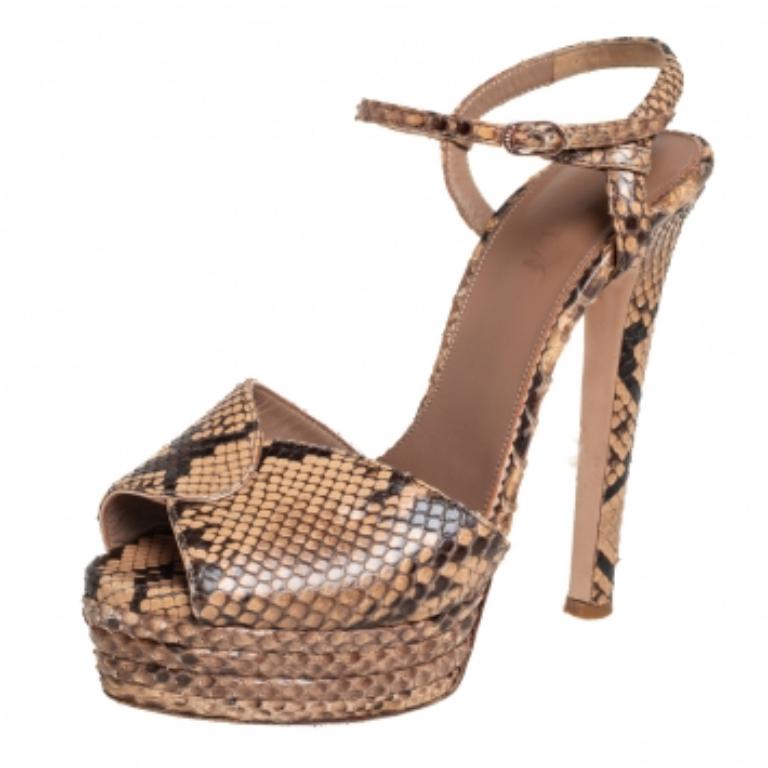 Le Silla Brown/Beige Python Ankle Strap Platform Sandals Size 40.5 In Good Condition For Sale In Dubai, Al Qouz 2