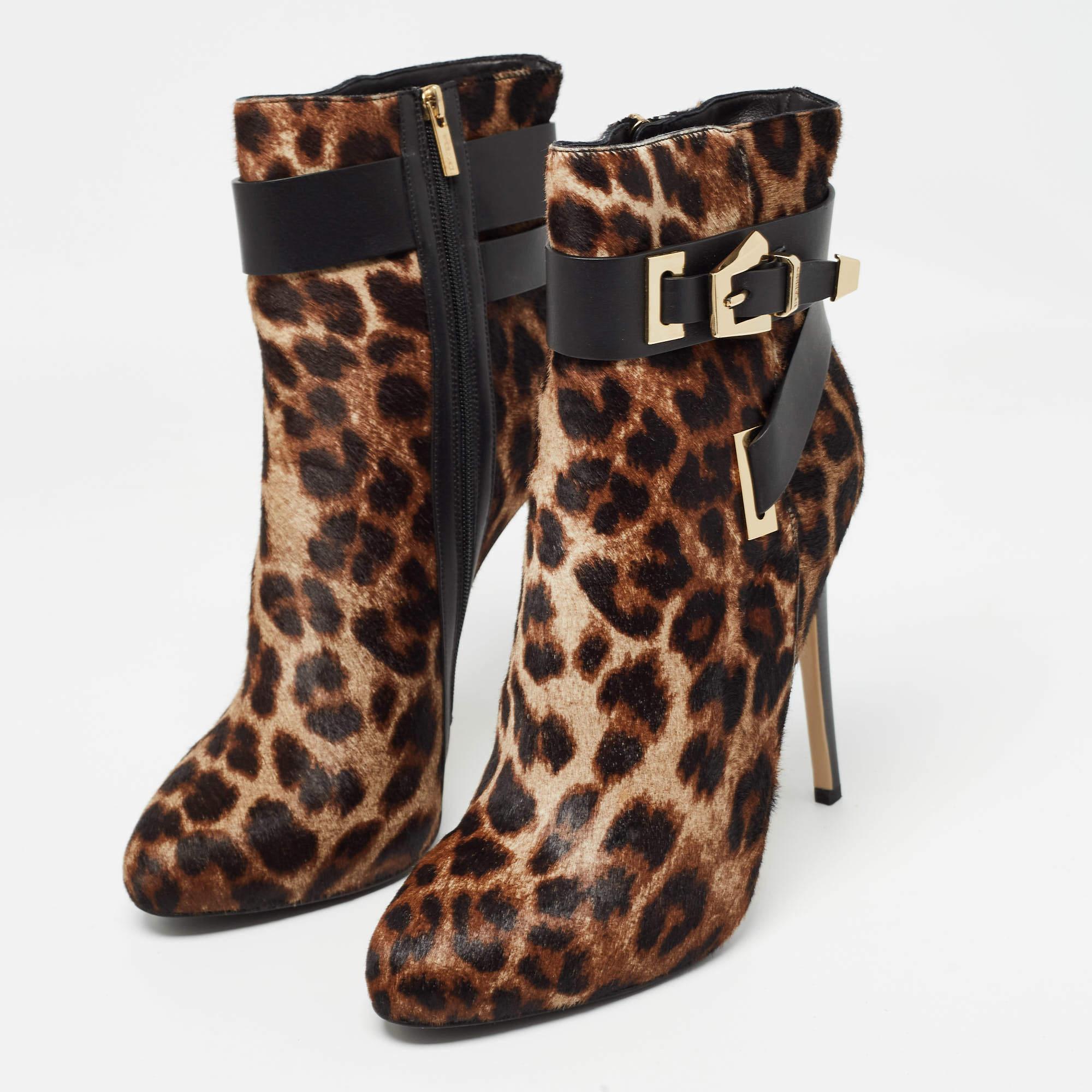 Boots are an essential part of your wardrobe and these boots crafted from top quality materials are a fine choice. Offering the best of comfort and style this sturdy soled pair would be great with a dress for a casual day out